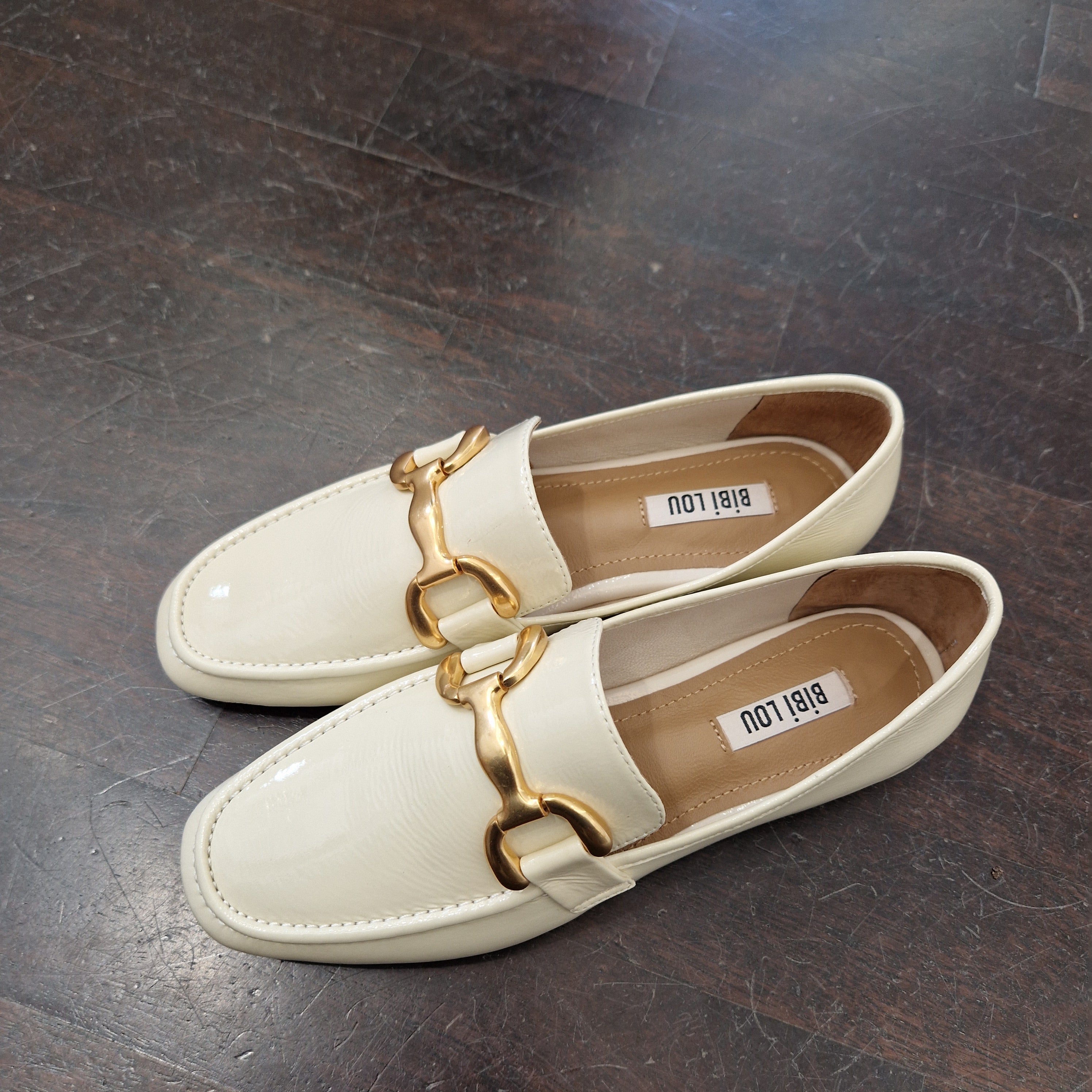 Bibilou cream patent loafer