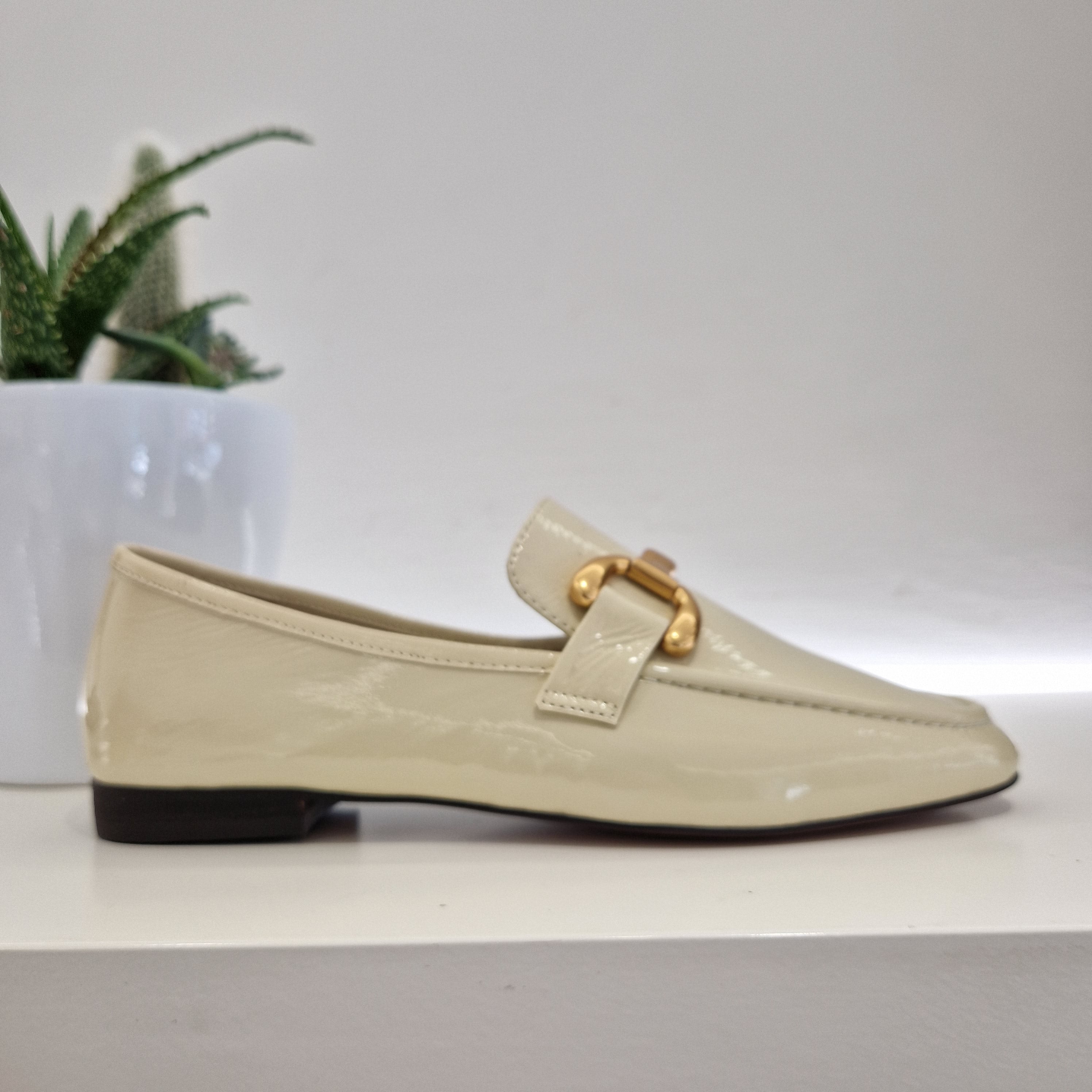Bibilou cream patent loafer