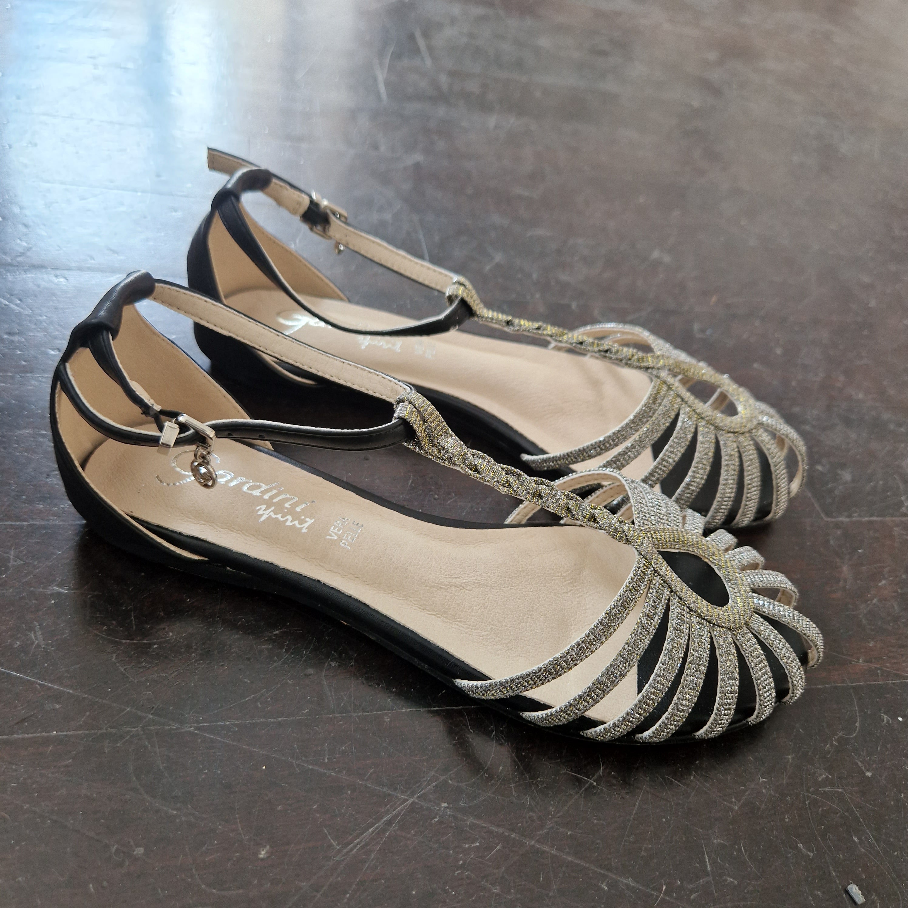 Gardini black spider sandal