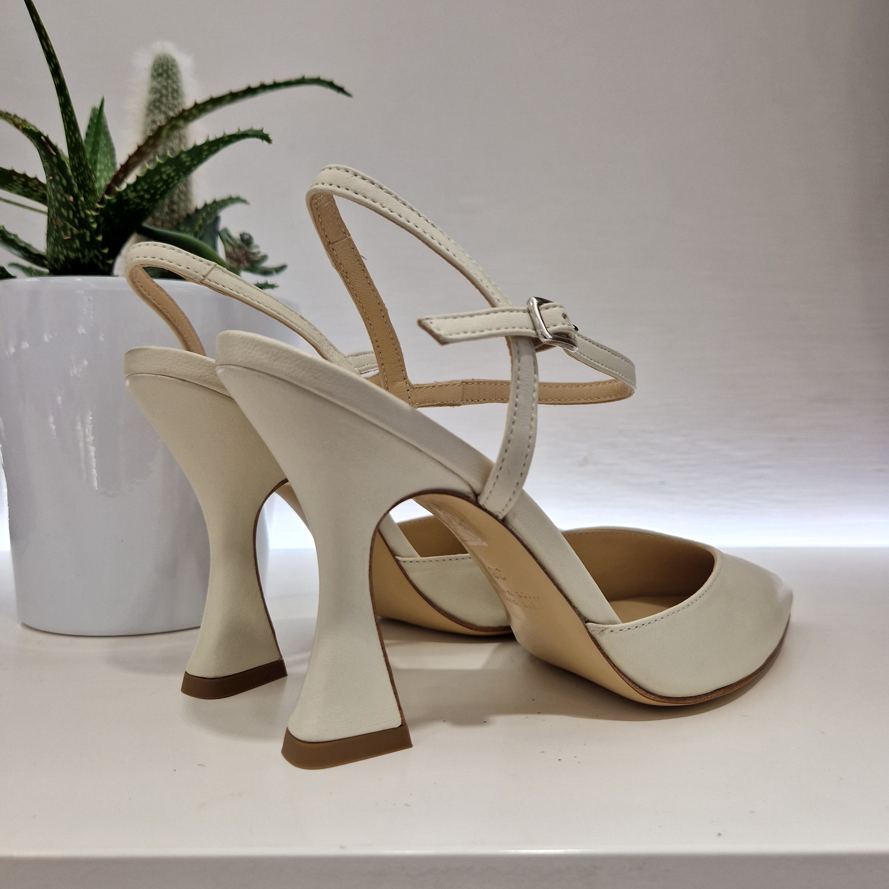 Doric cream shoe