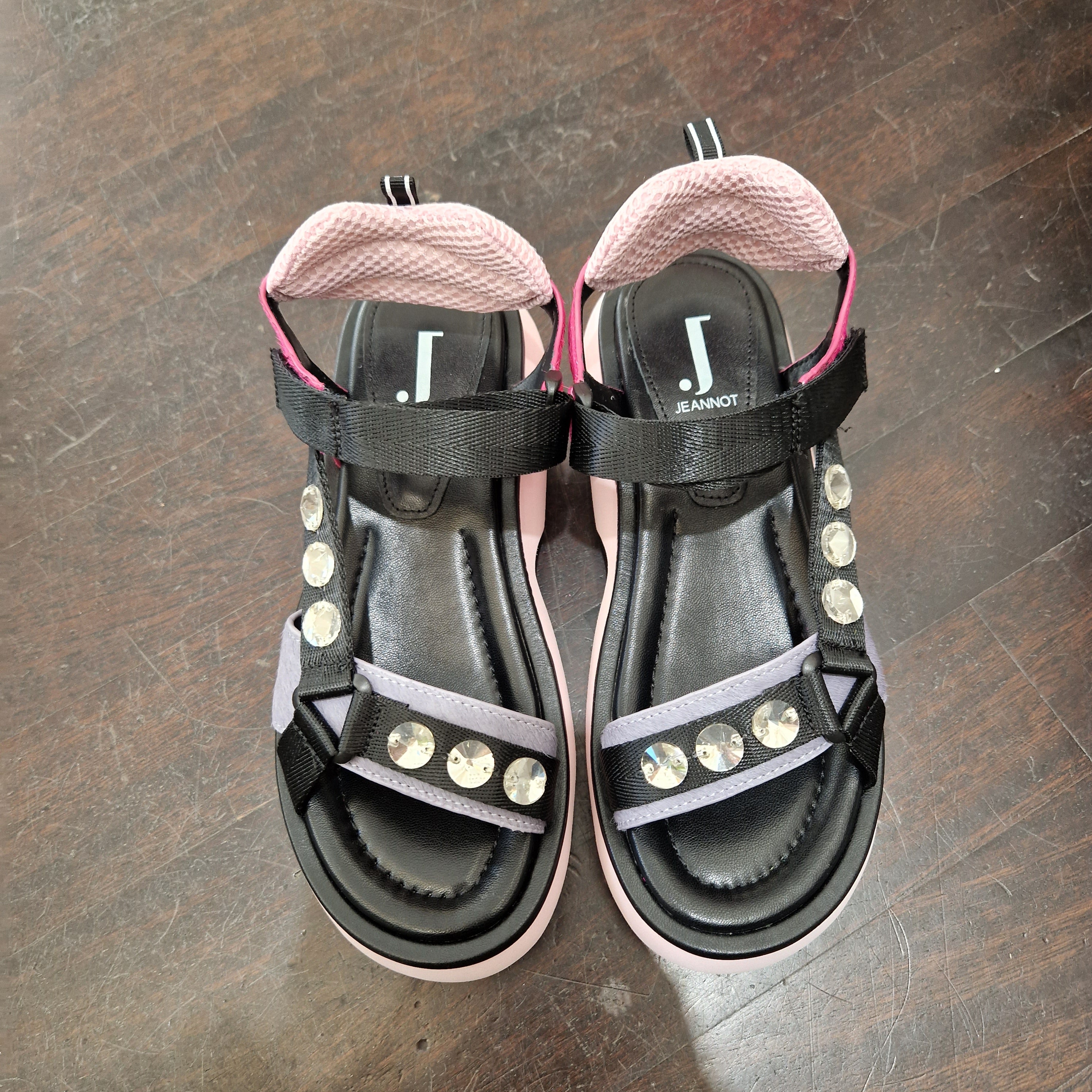 Jeannot fuchsia sandal