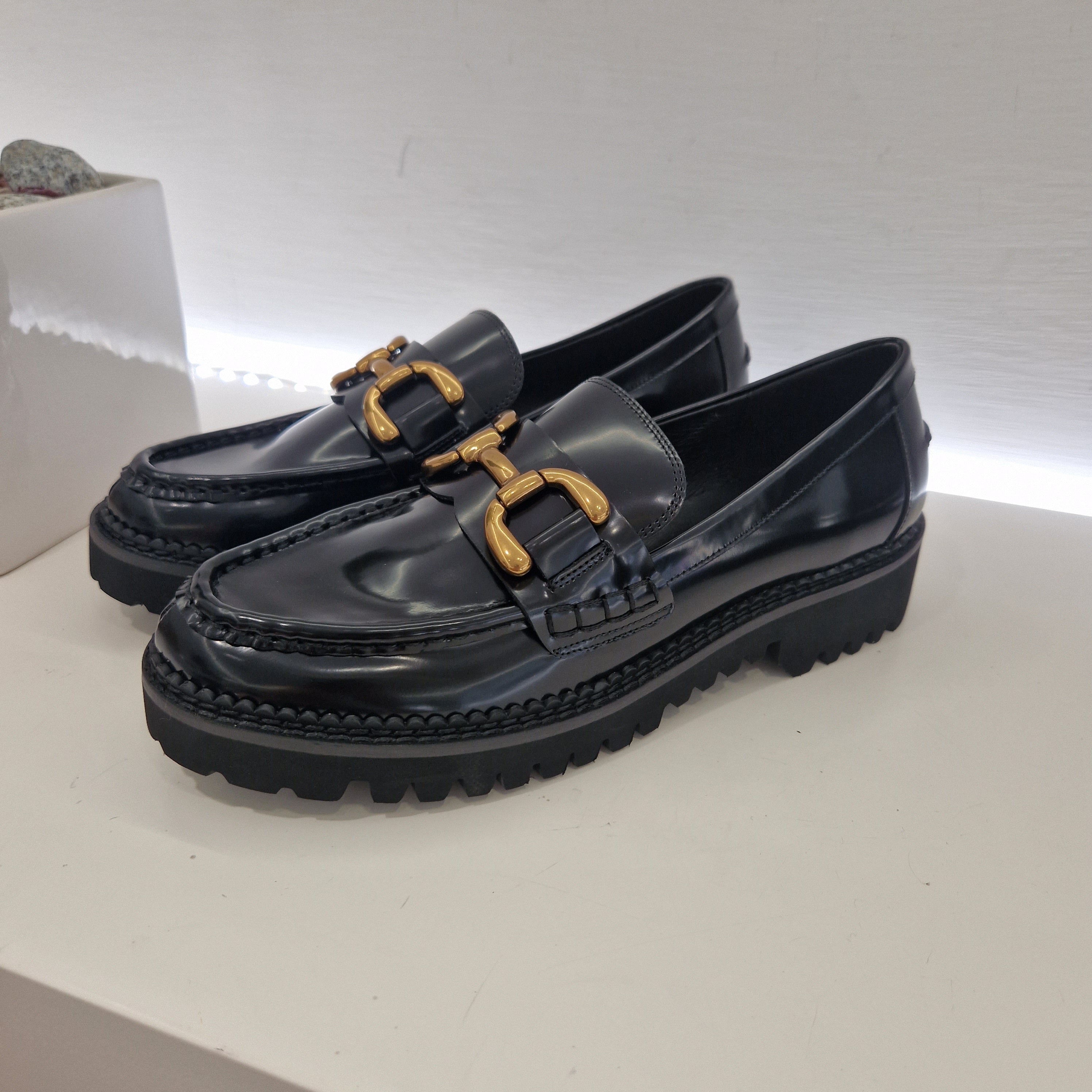 Bibilou College Moccasin