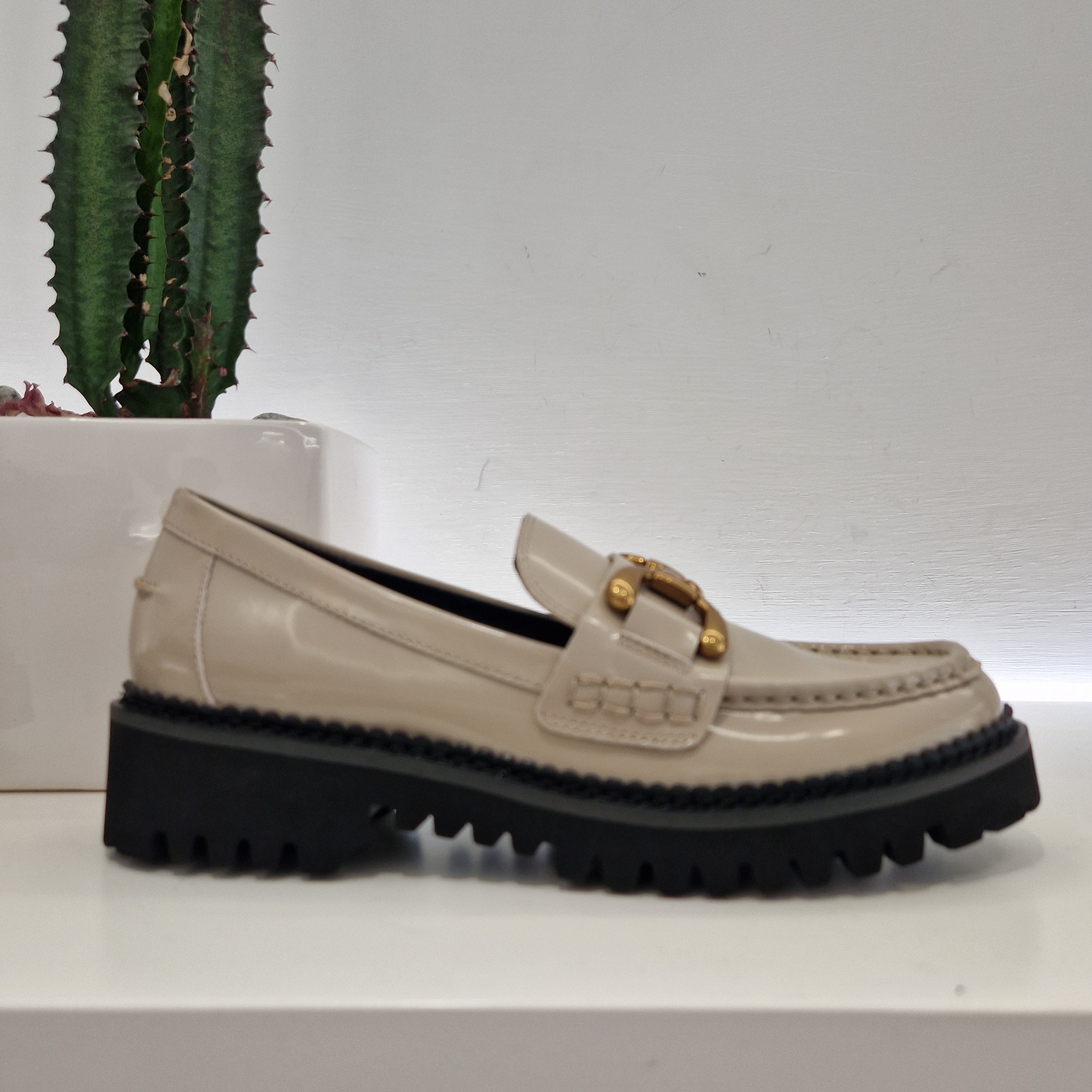 Bibilou moccasin model College beige