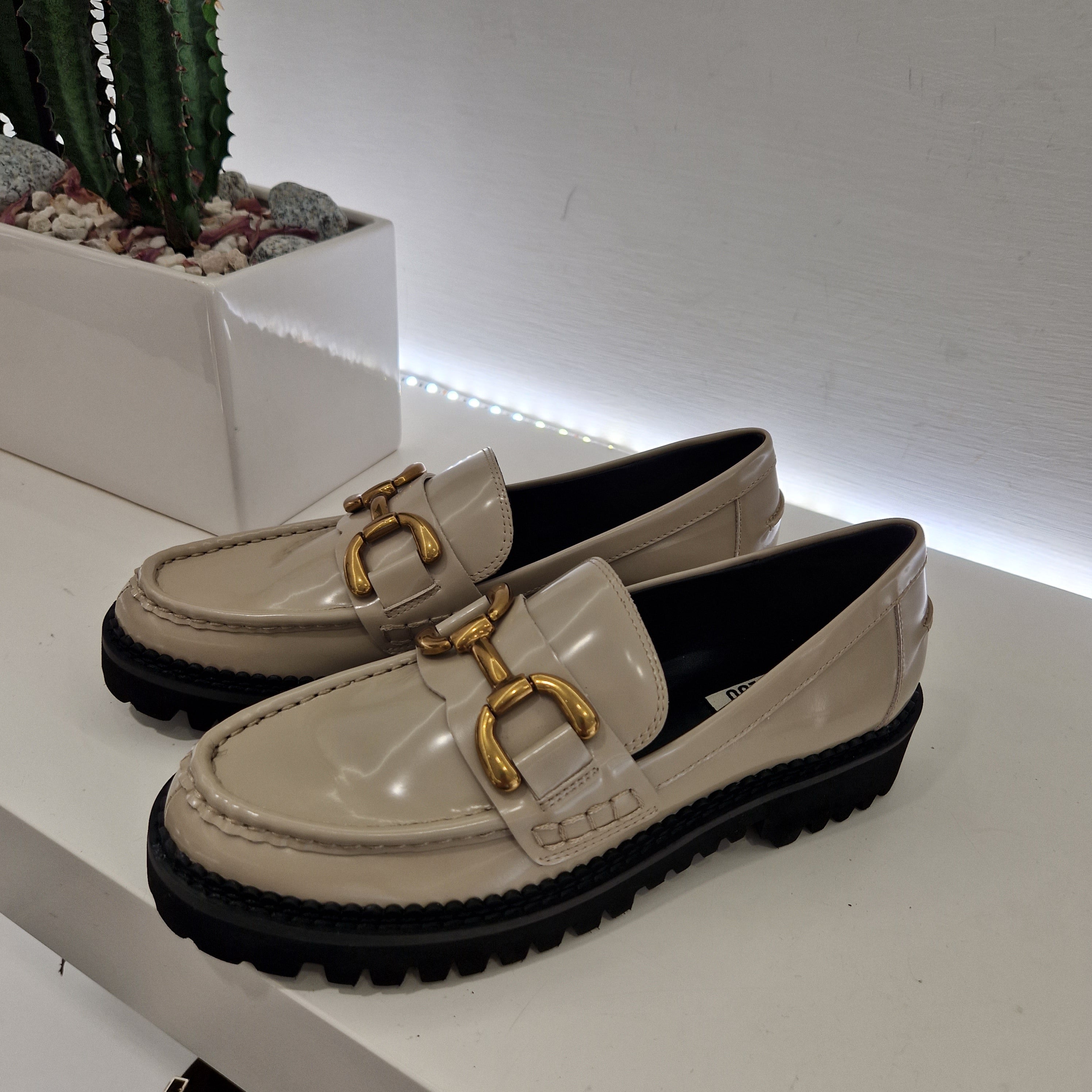 Bibilou moccasin model College beige