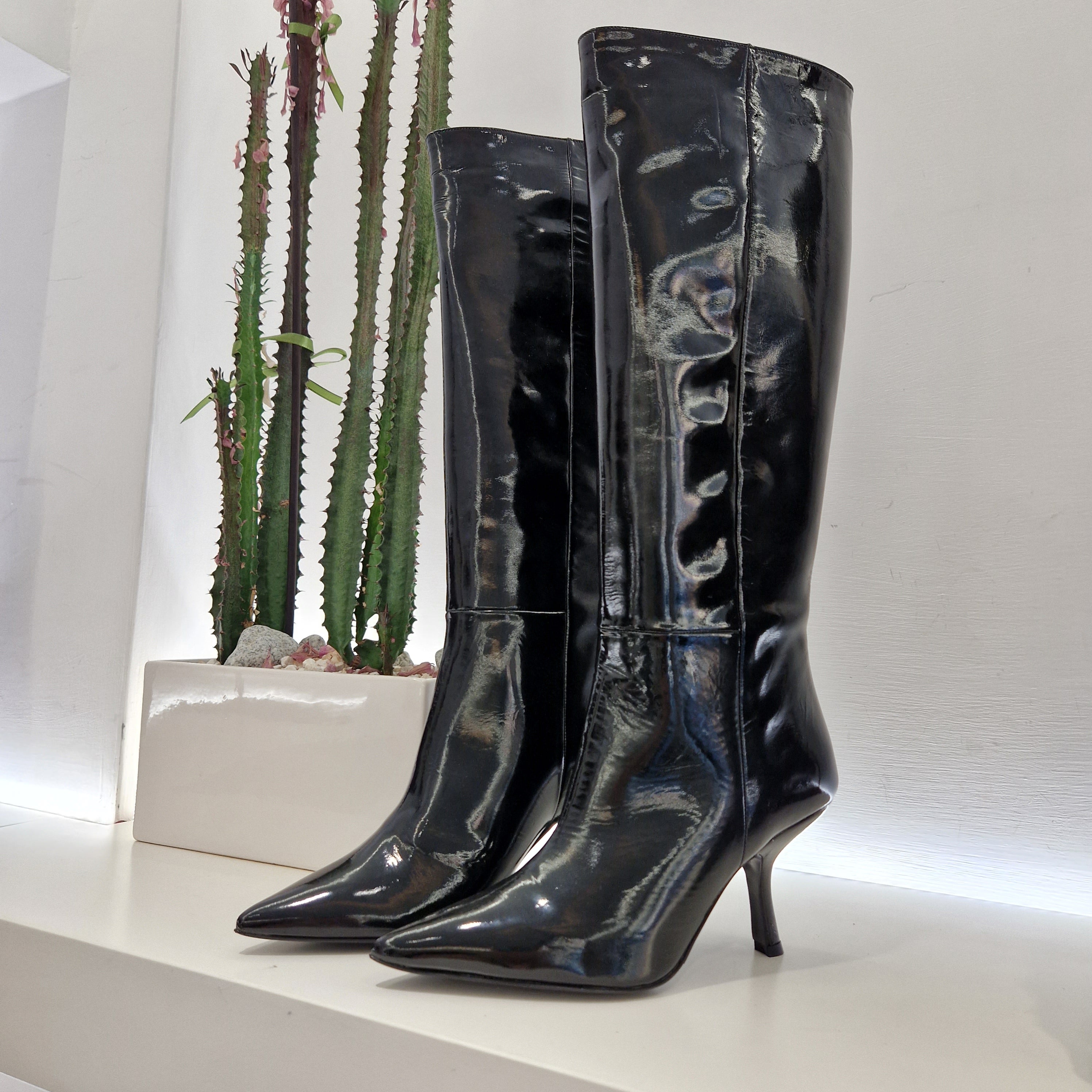 Black boot