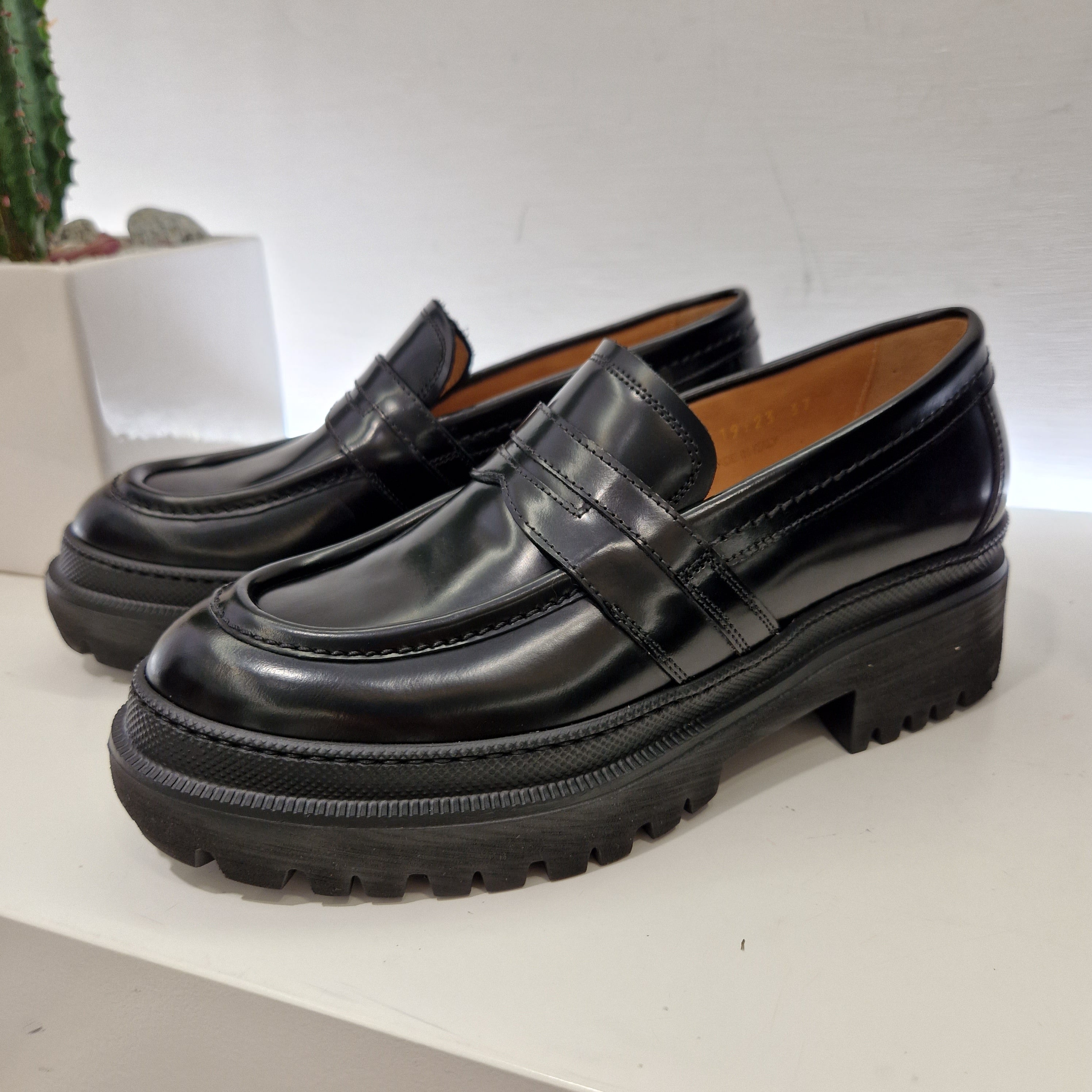 Giulio Moretti black moccasin College style