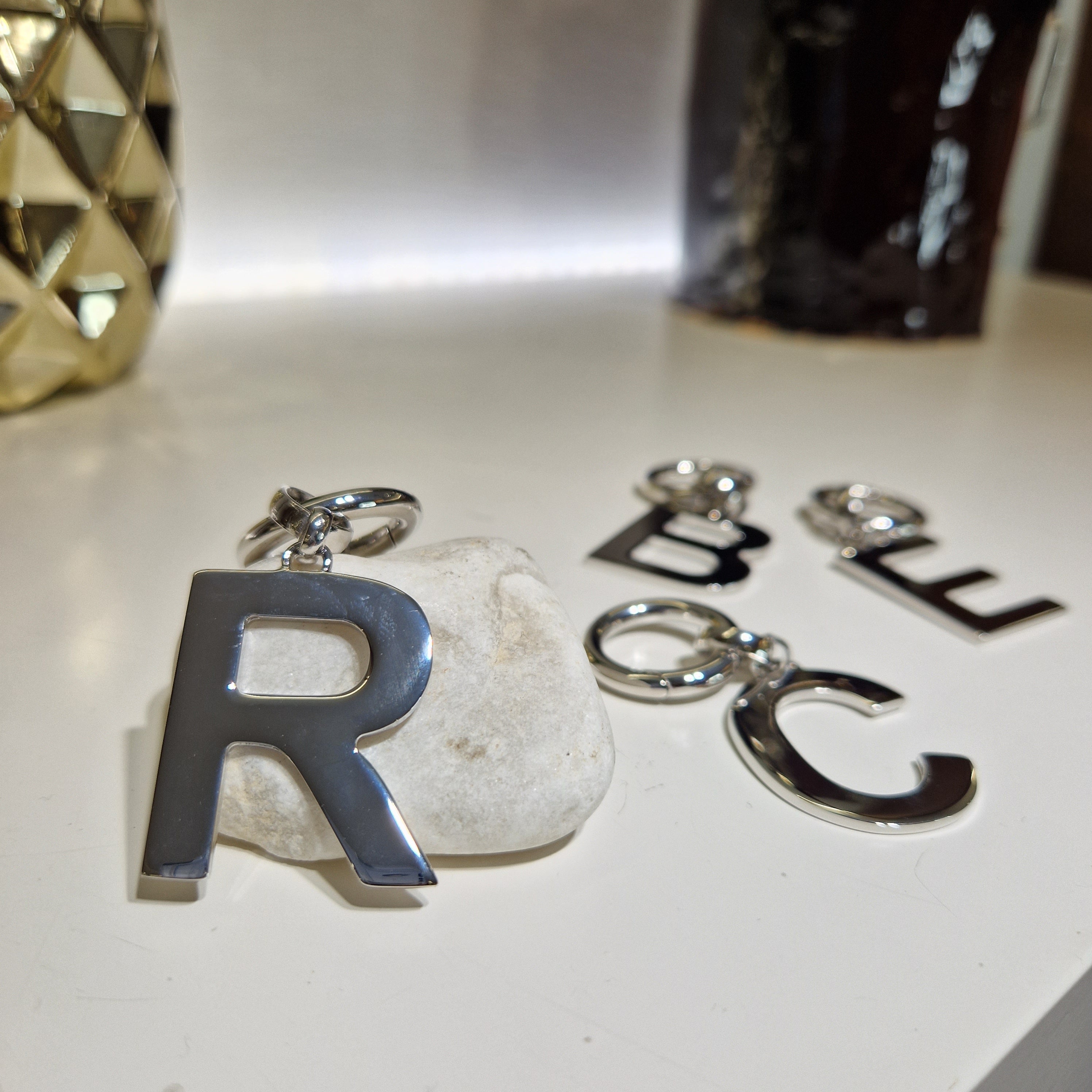 LETTERE ciondolo color argento