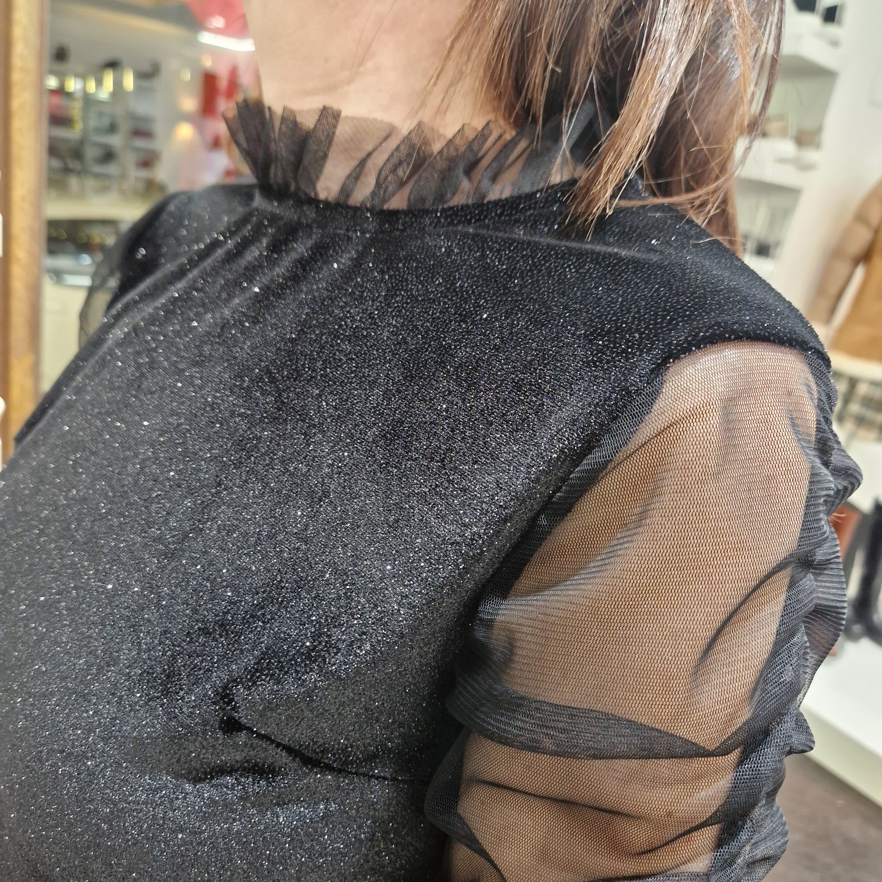 Abito maniche tulle nero