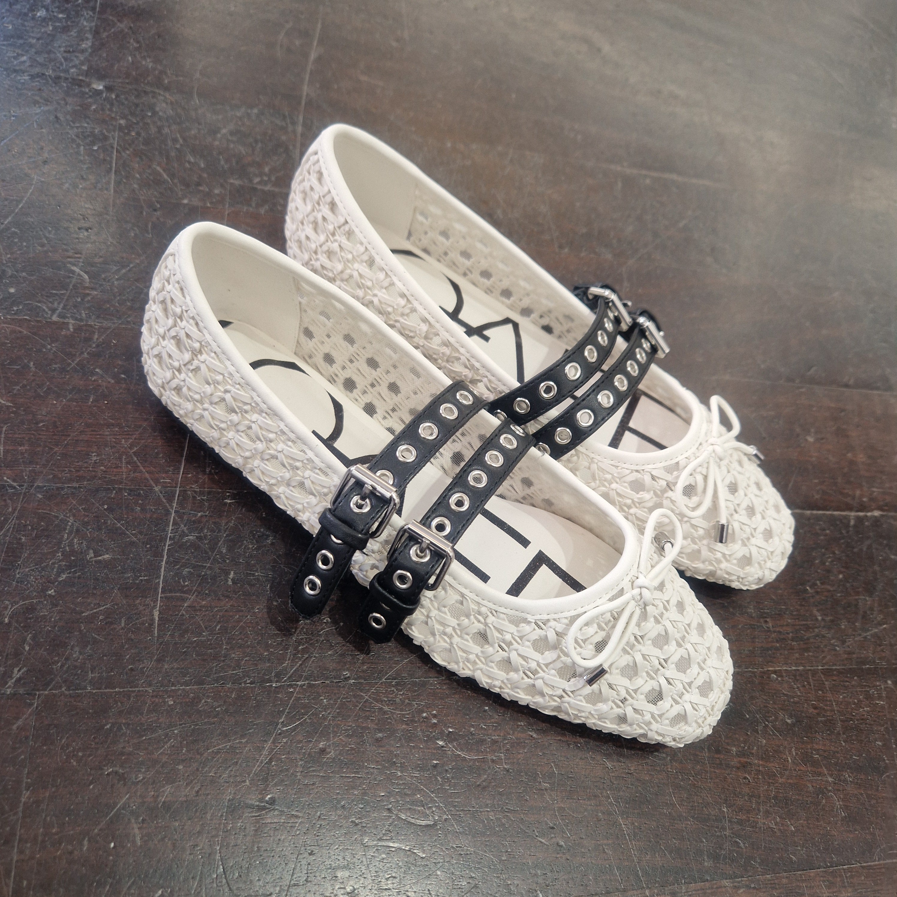 OA non-fashion white ballerina