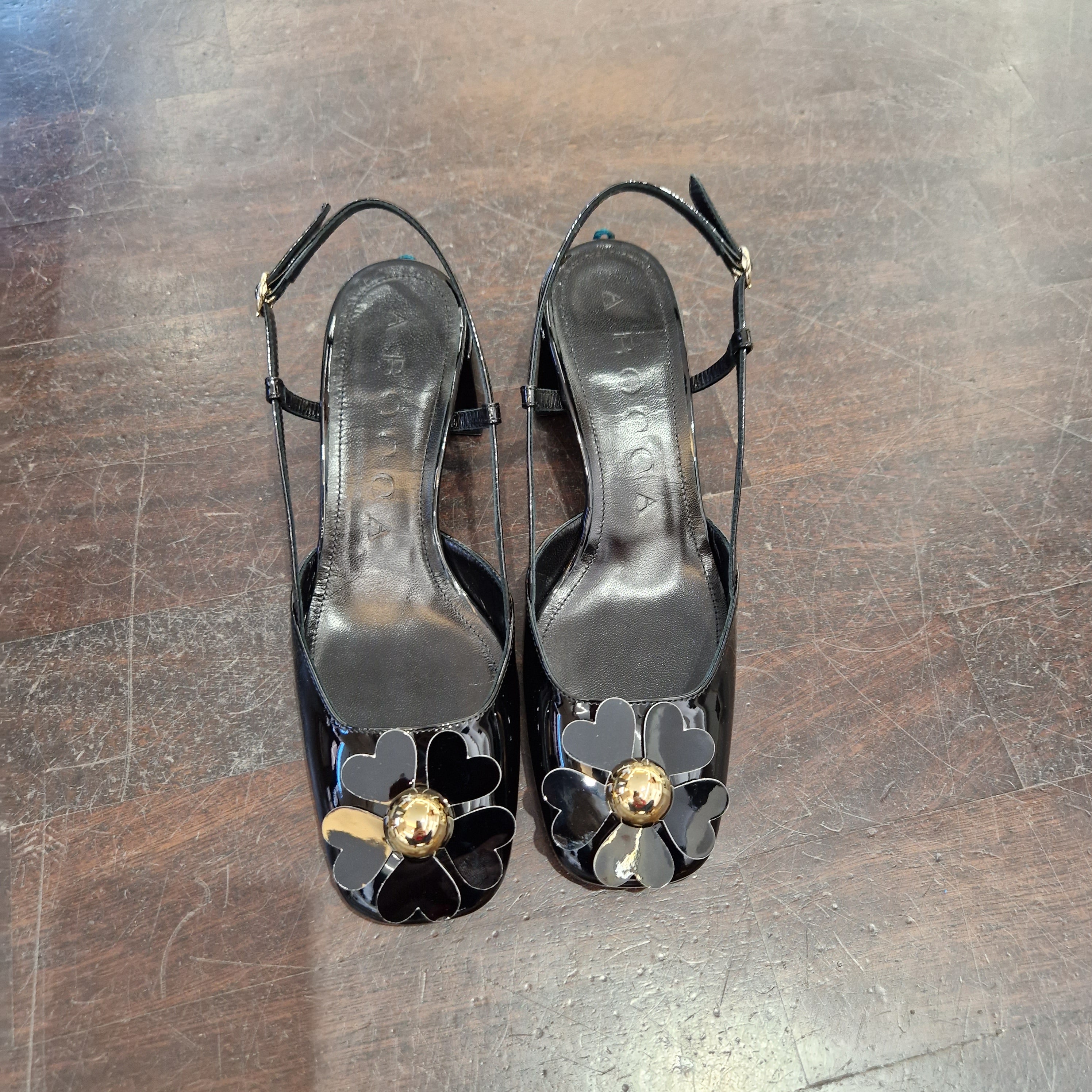 A. Mouth sling back