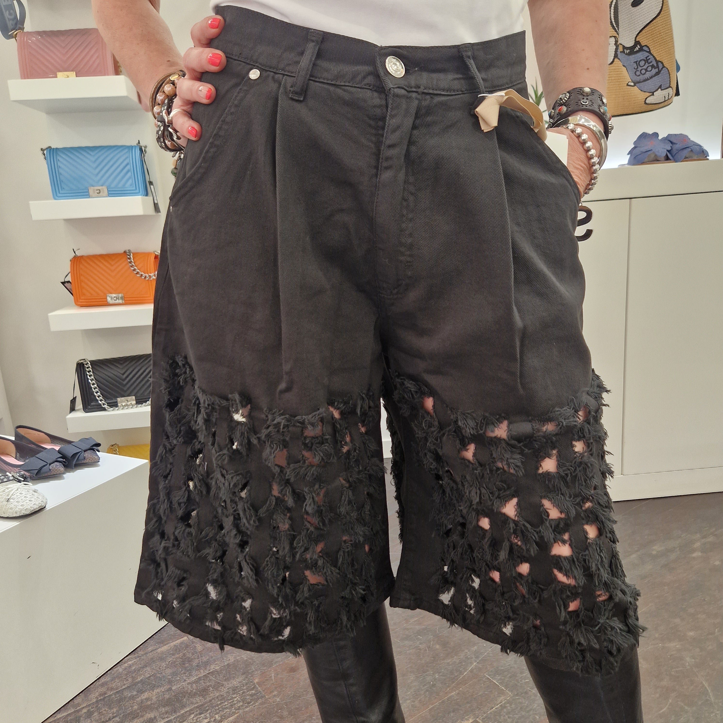 Golden Digger black perforated jeans SHORT