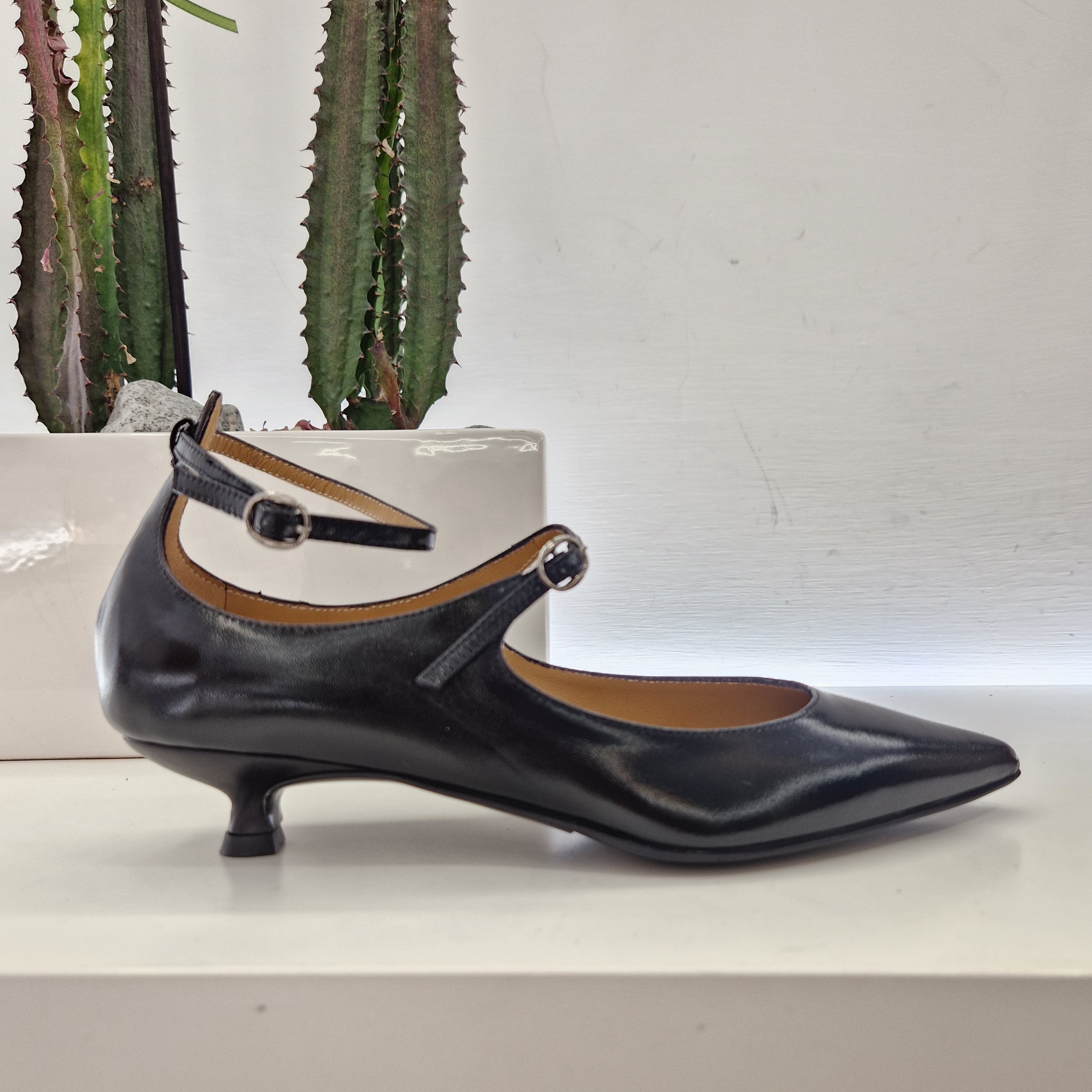 Marc Ellis shoe