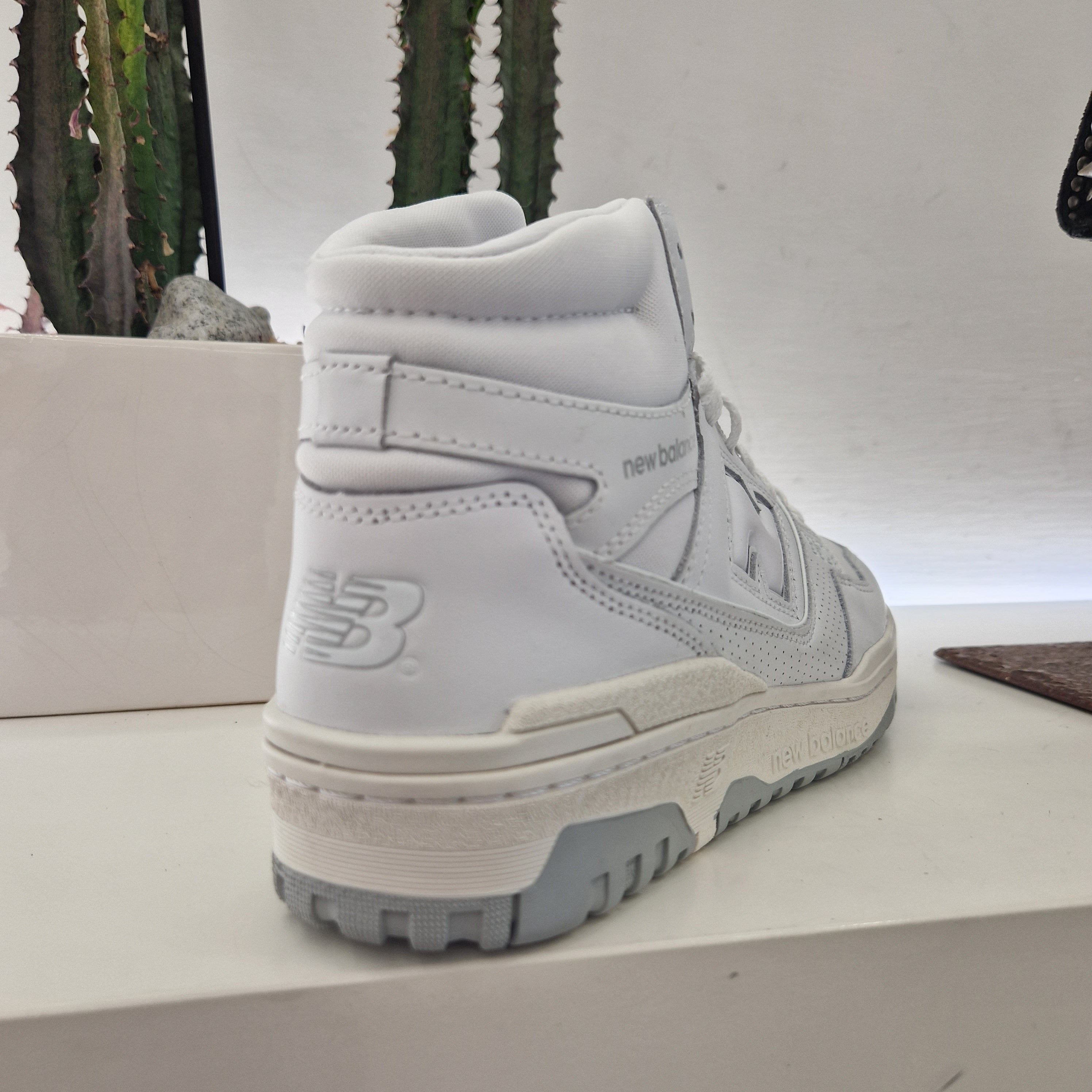 New Balance 650 MEN white