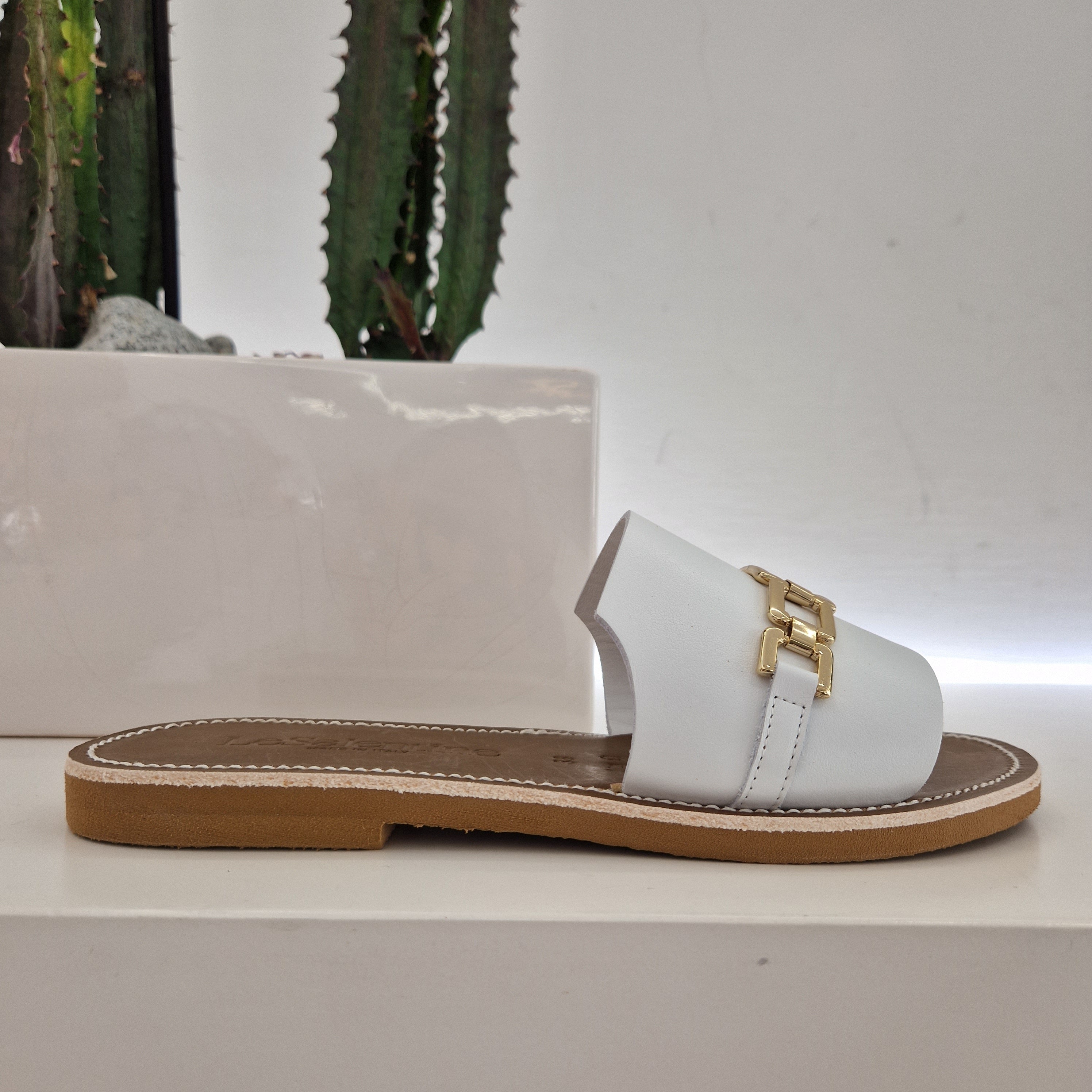 Salentine white slipper