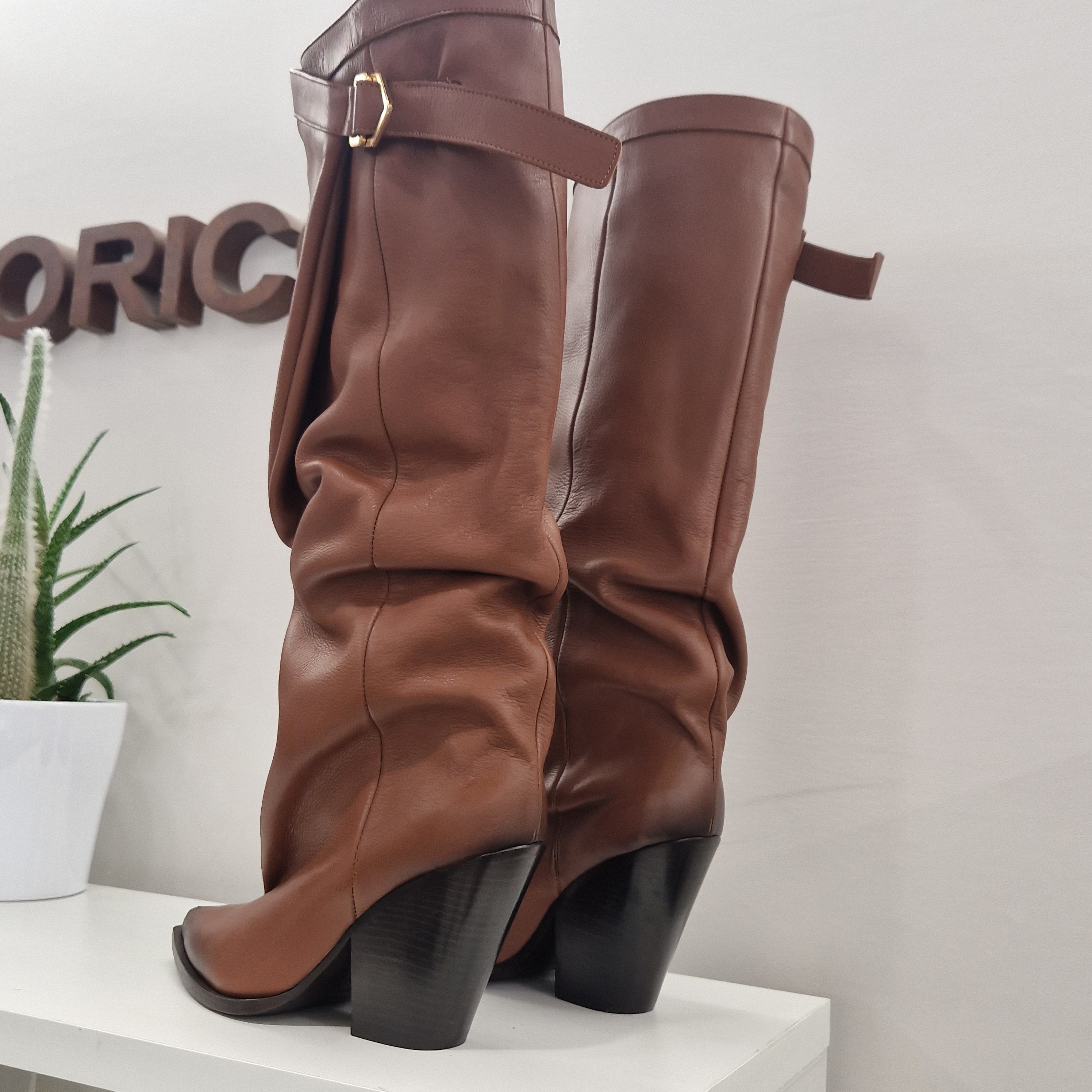 Elena Iachi colored boot heel 90