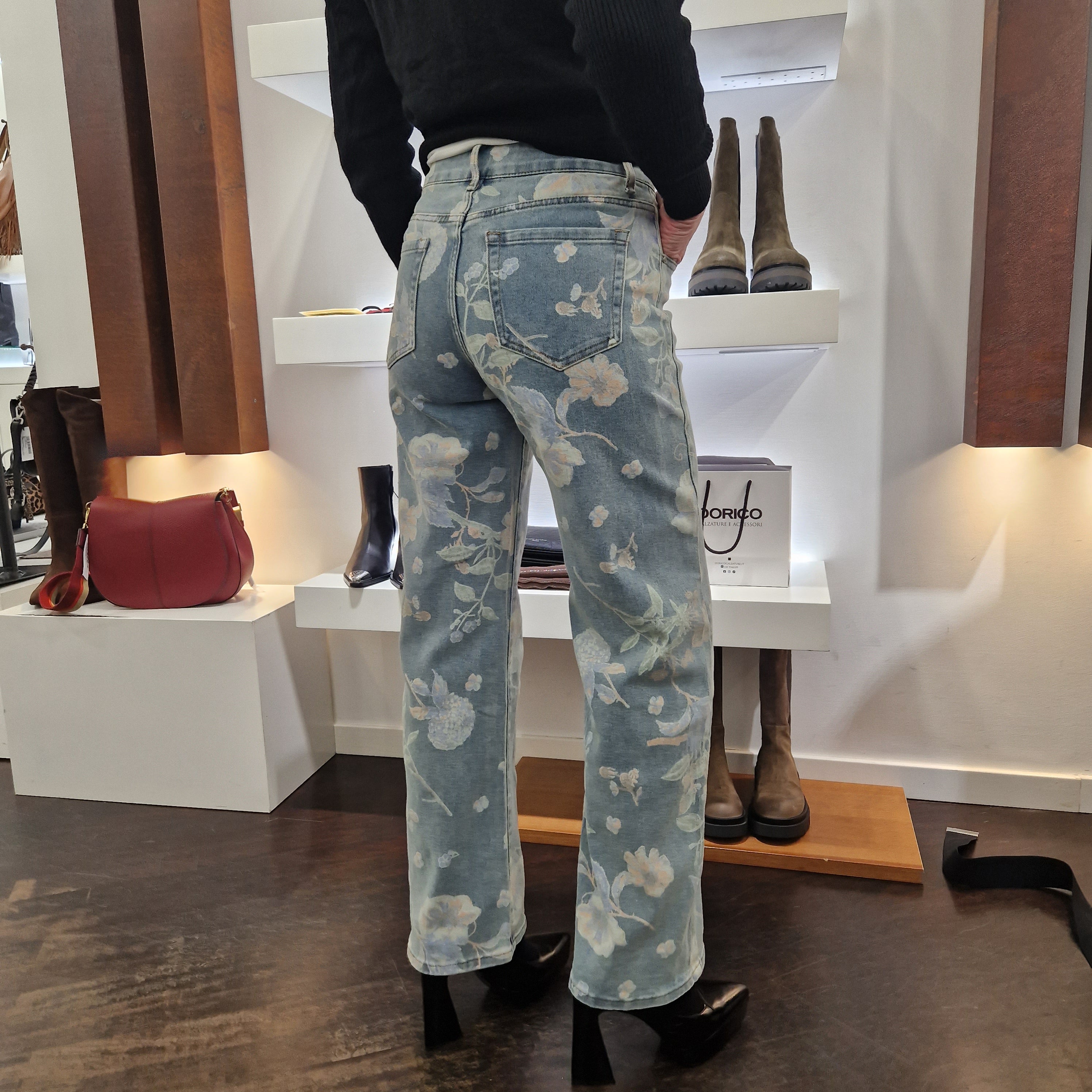 Jeans stampa fiori lavaggio chiaro