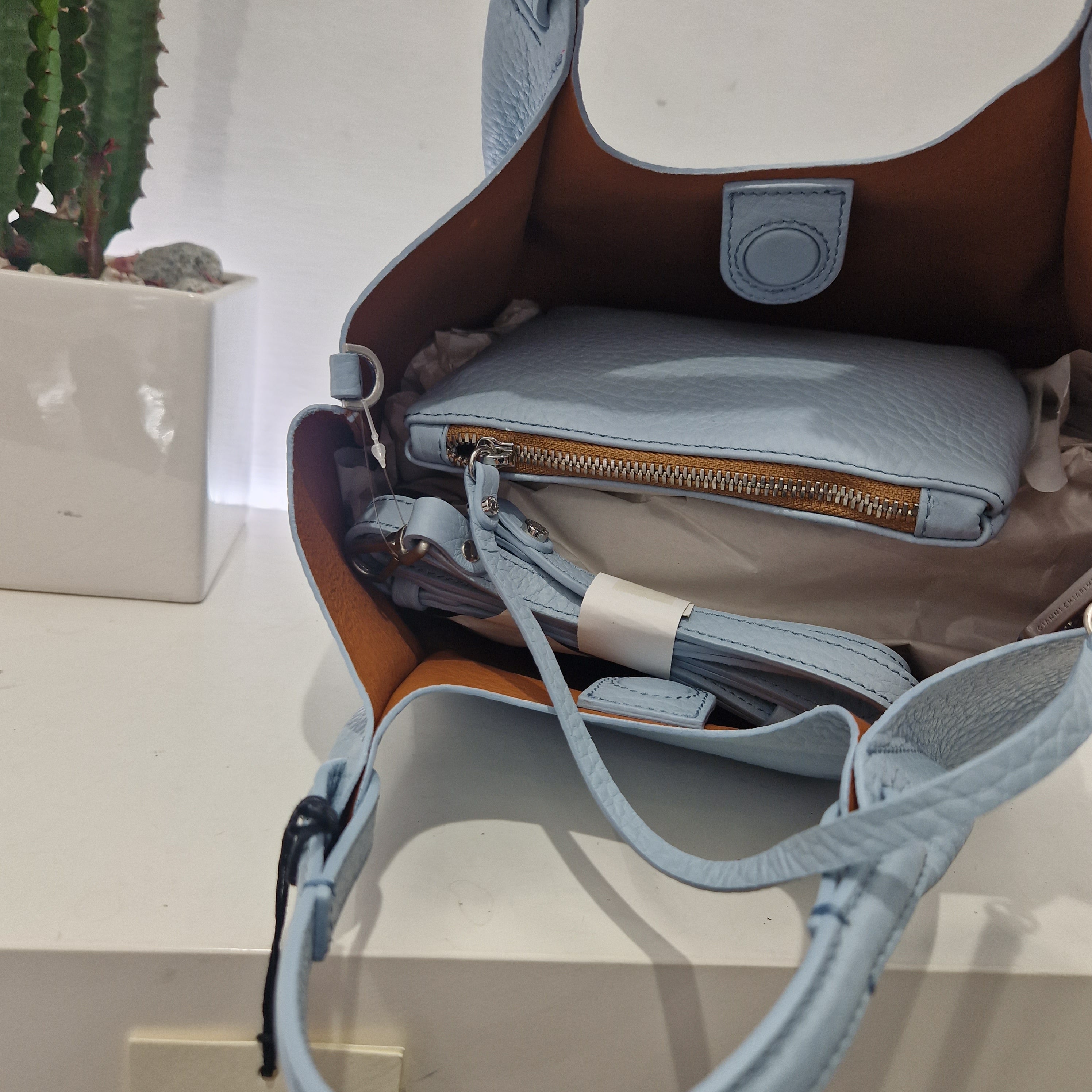 Gianni Chiarini borsa linea DUA formato medio color celeste