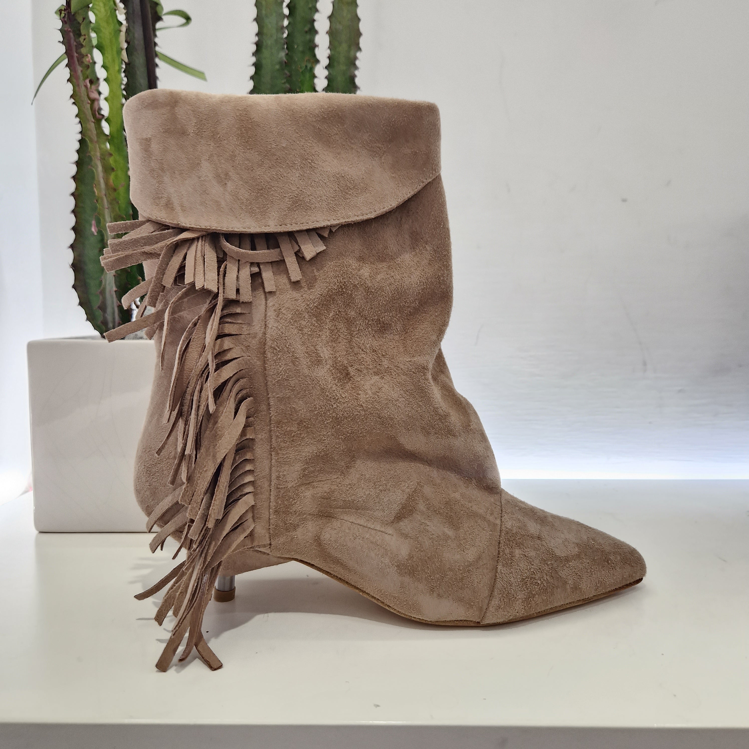 Gisel Moirè stivaletto ARIANA scamosciato beige con frange
