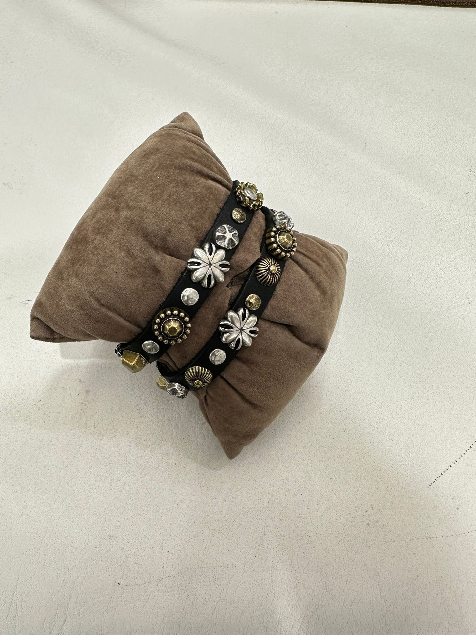 Campomaggi GIOVE bracelet black with silver and gold studs