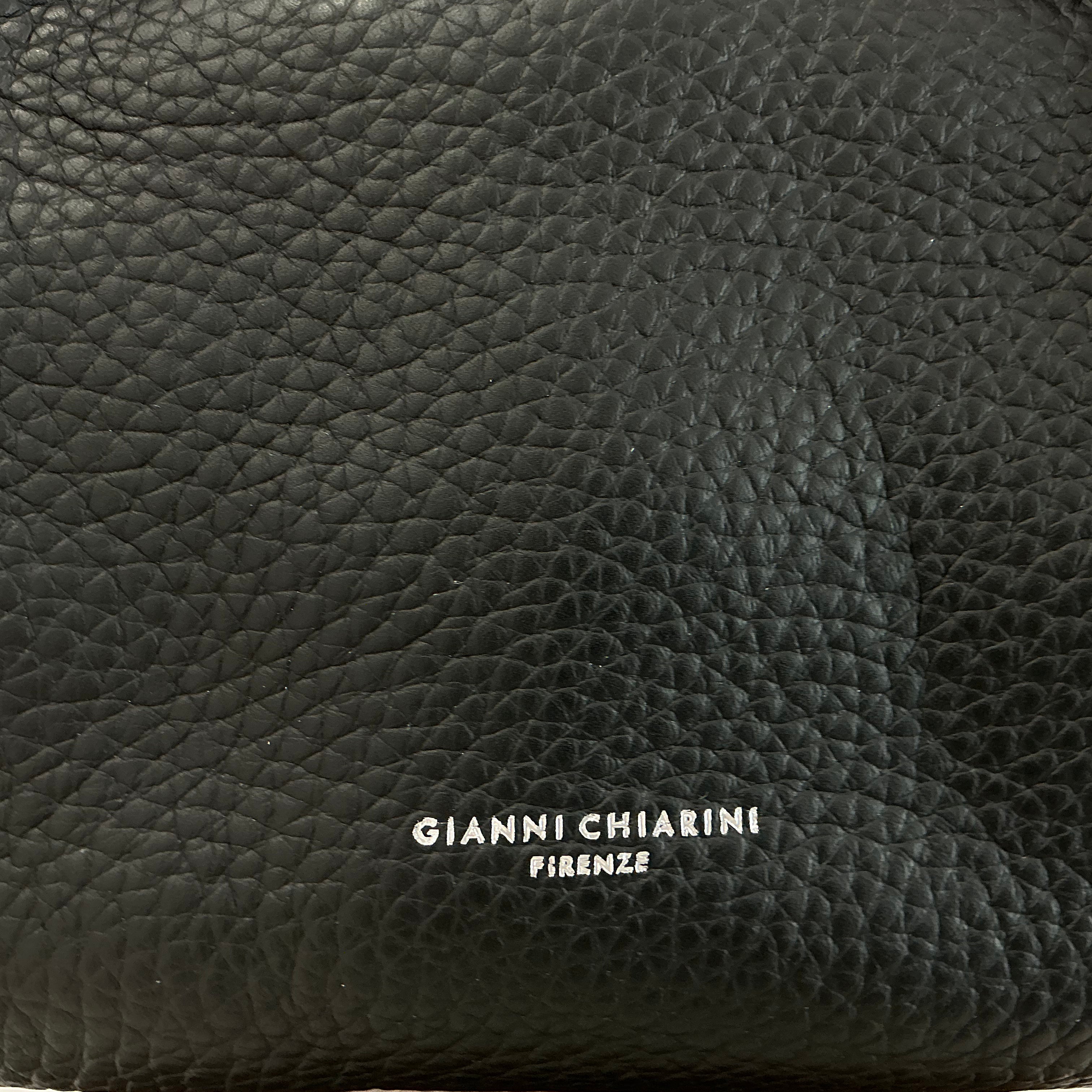 Gianni Chiarini linea DUA formato medio nero