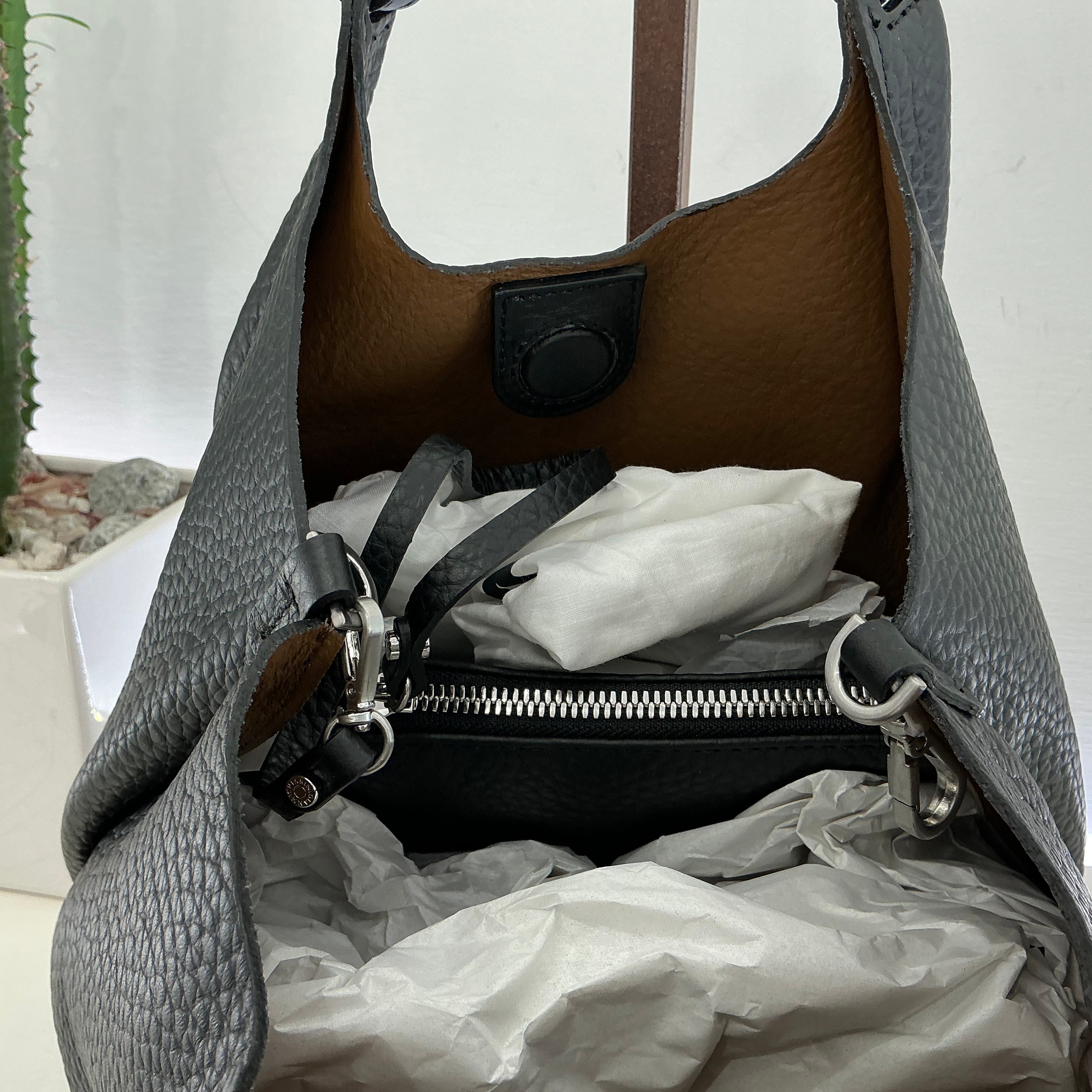Gianni Chiarini linea DUA formato medio nero