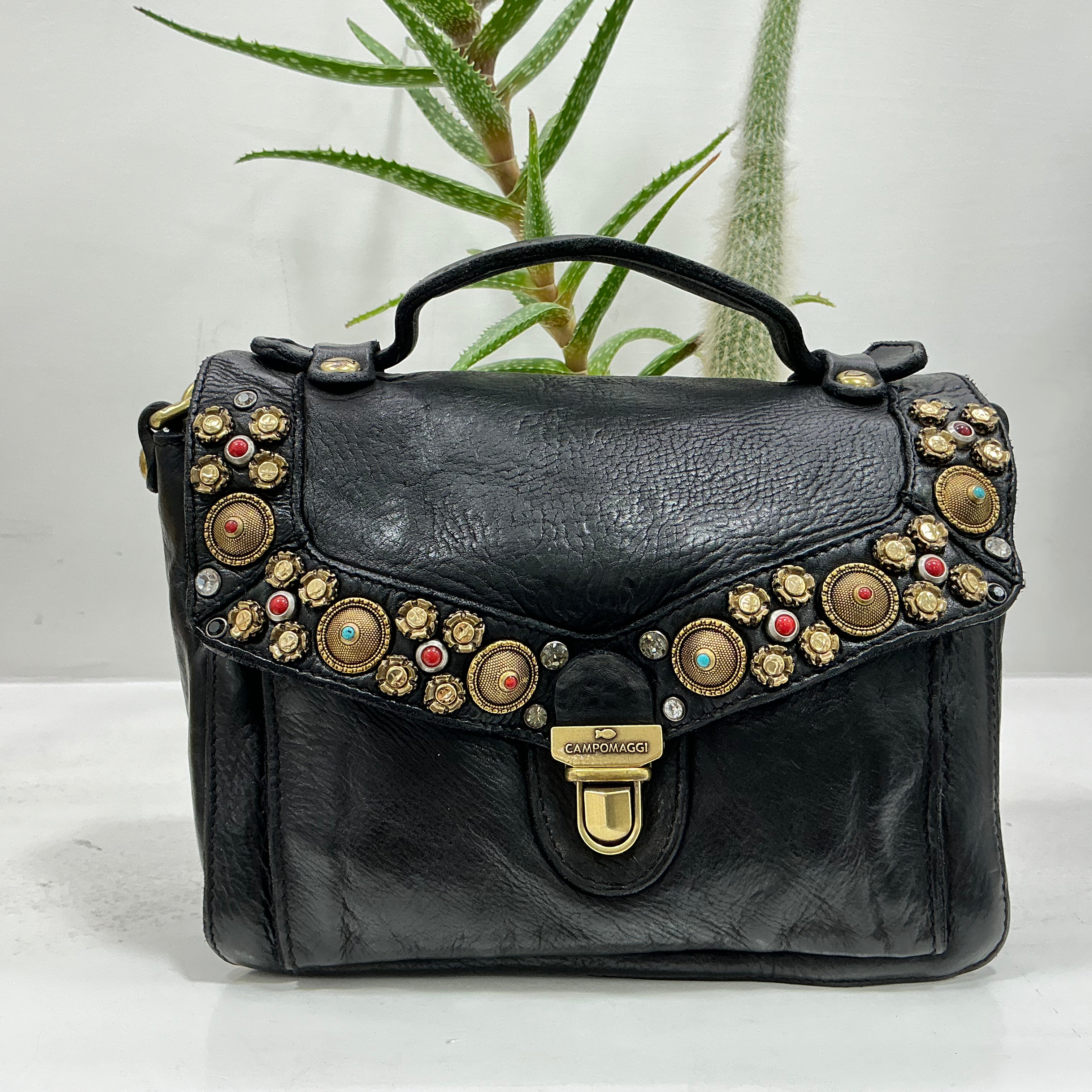 Campomaggi borsa color nero inea AURORA cartella in pelle con borchie e strass