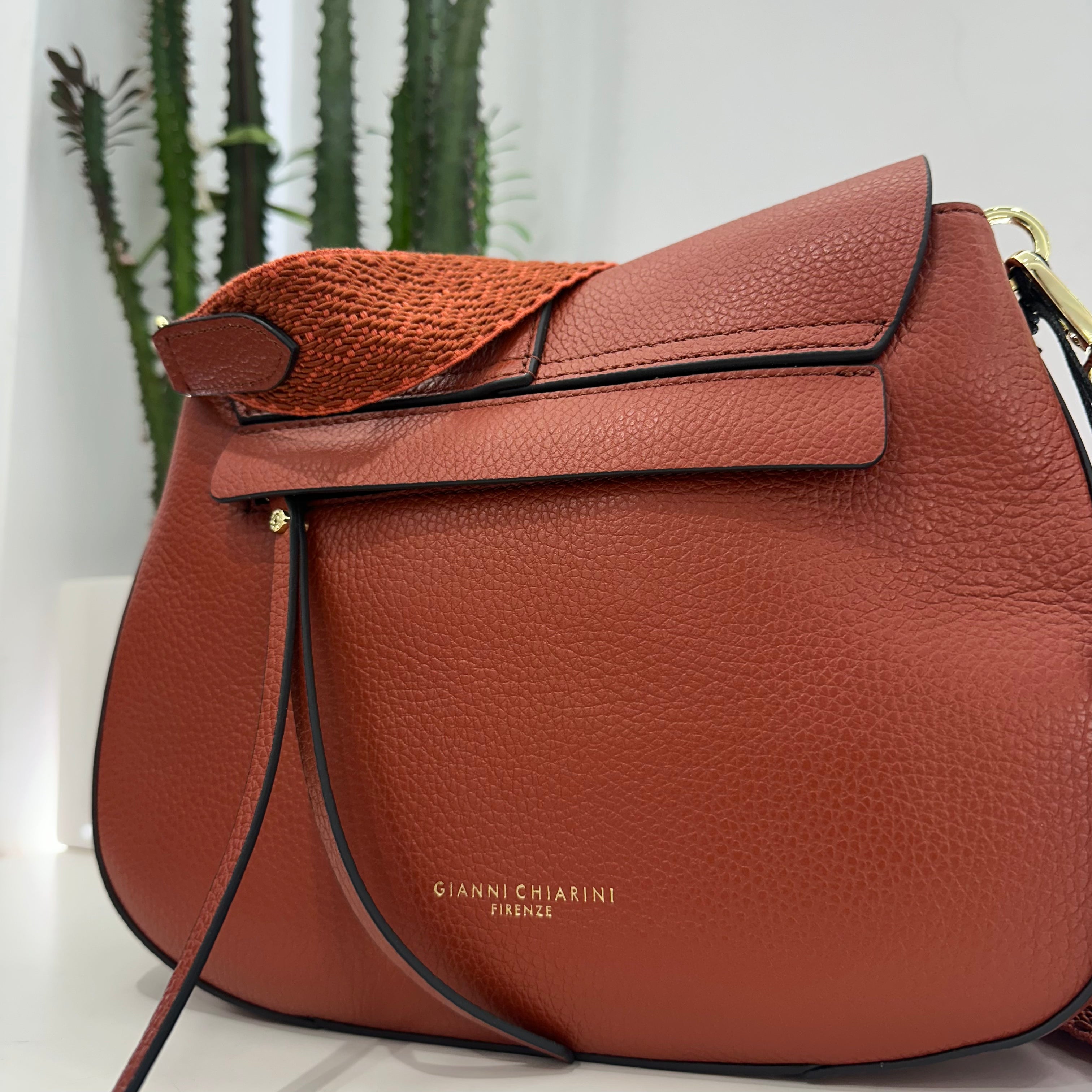 Gianni Chiarini borsa linea Helena Round formato medio