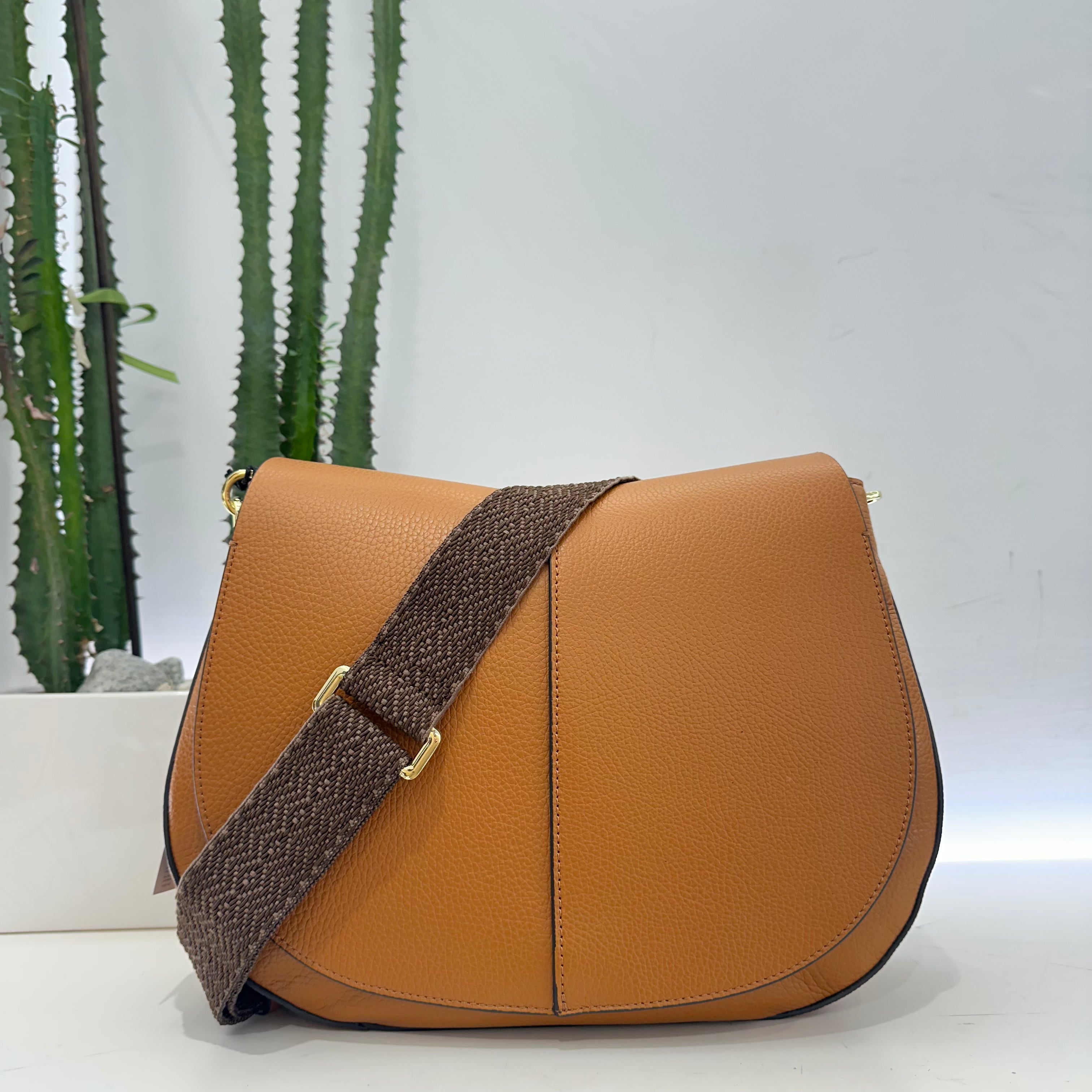 Gianni Chiarini borsa linea Helena Round formato grande