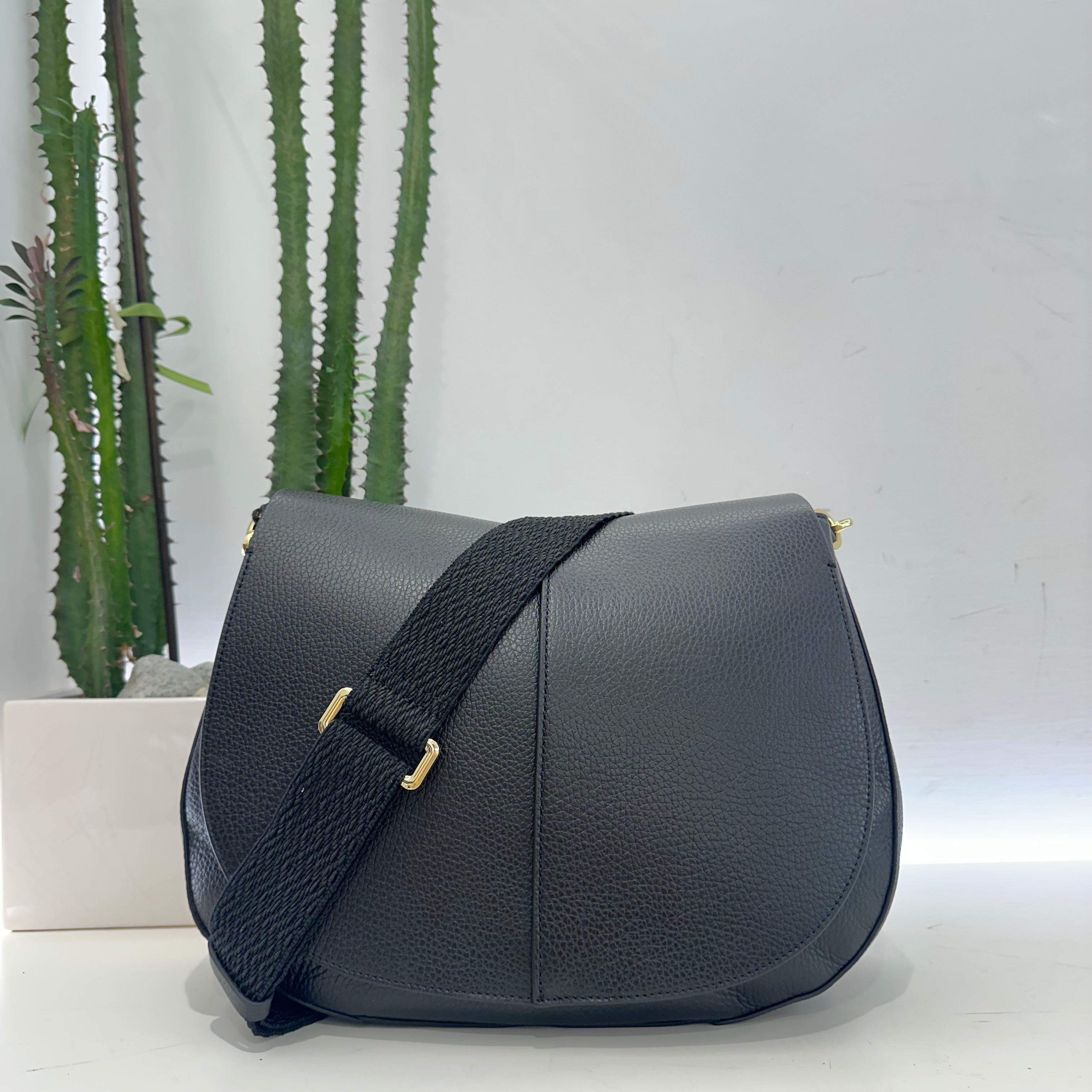 Gianni Chiarini borsa linea Helena Round formato grande