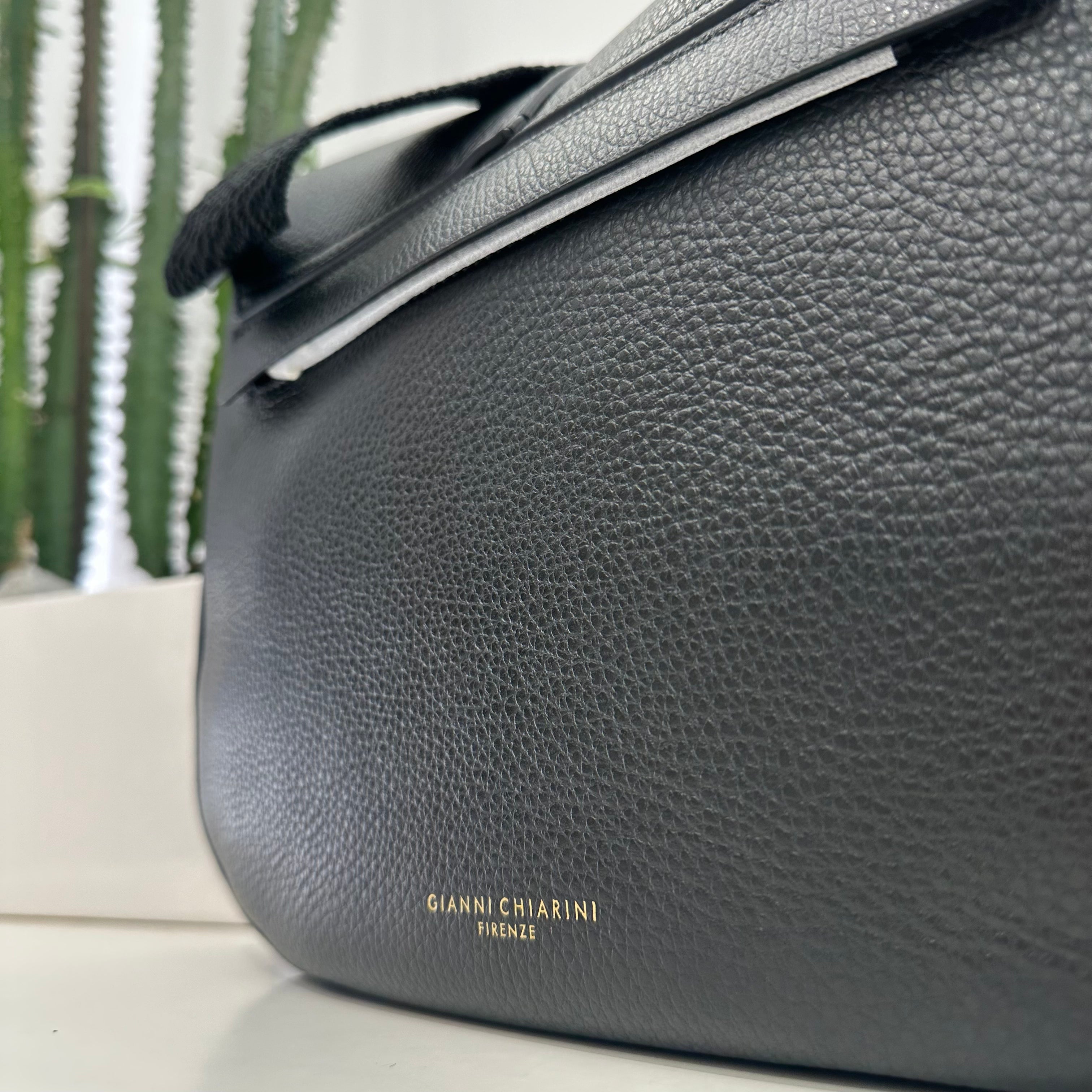 Gianni Chiarini borsa linea Helena Round formato grande