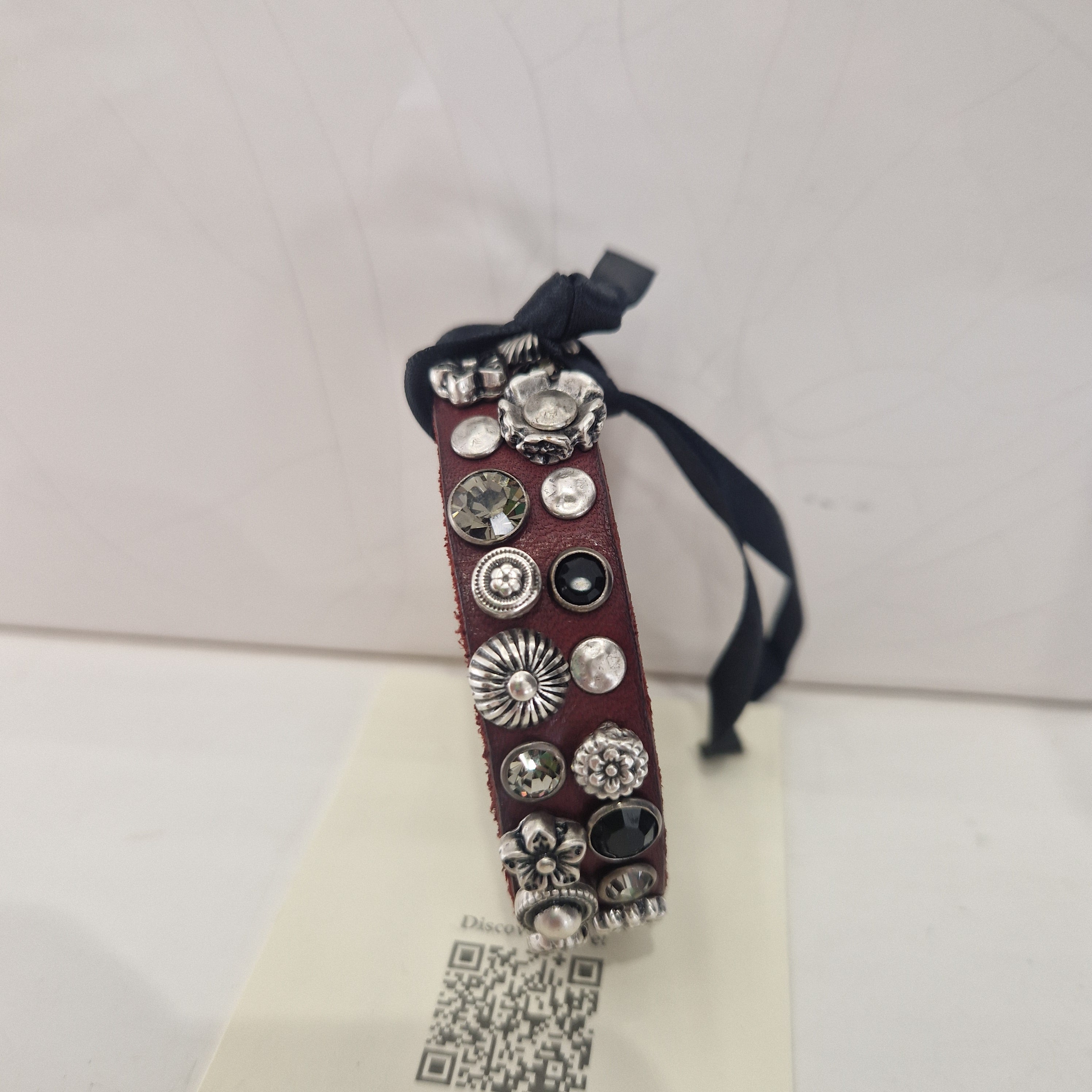 Campomaggi bracciale SATURNO bordeaux con borchie argento
