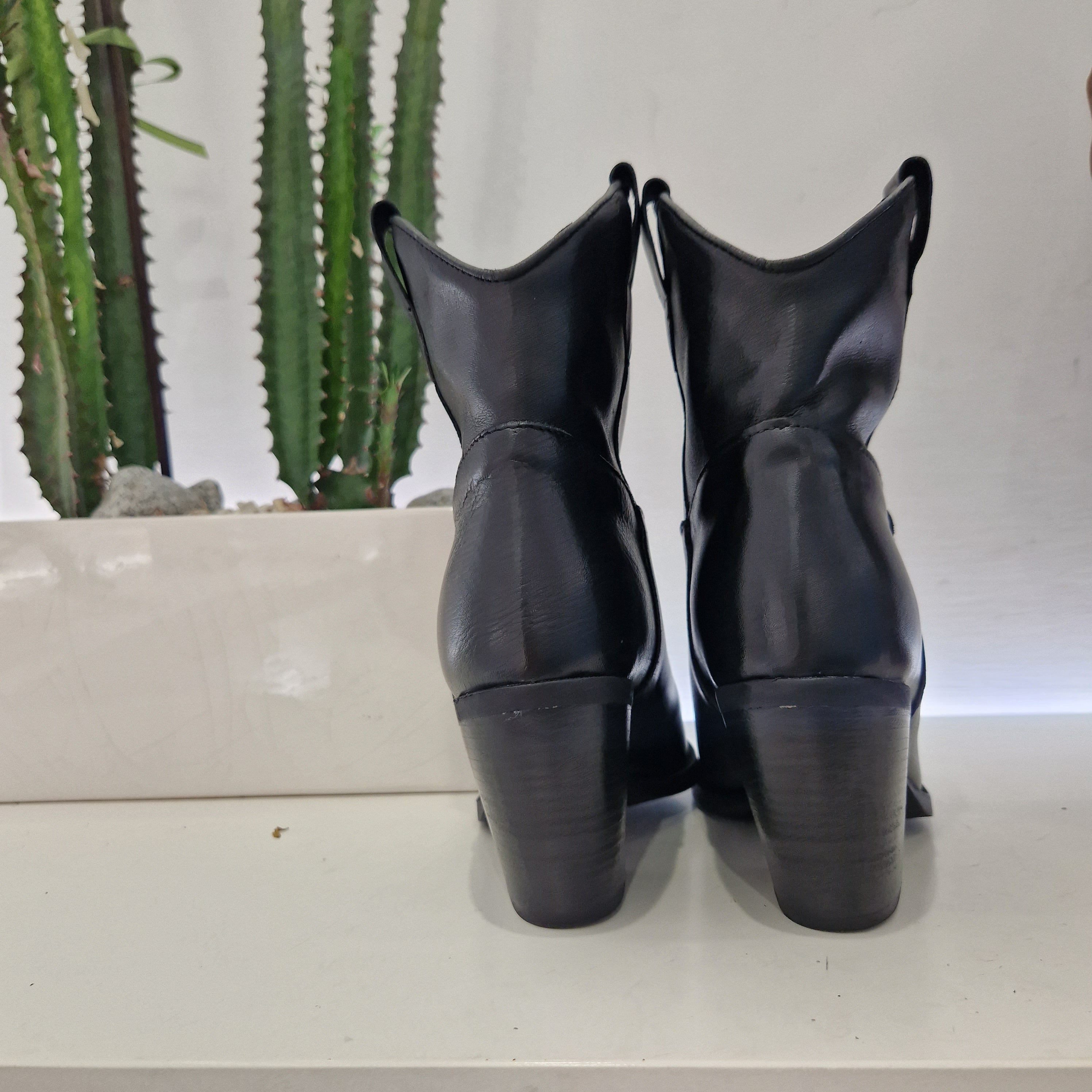 Stivaletto ARIEL stile texano nero tacco 9 cm