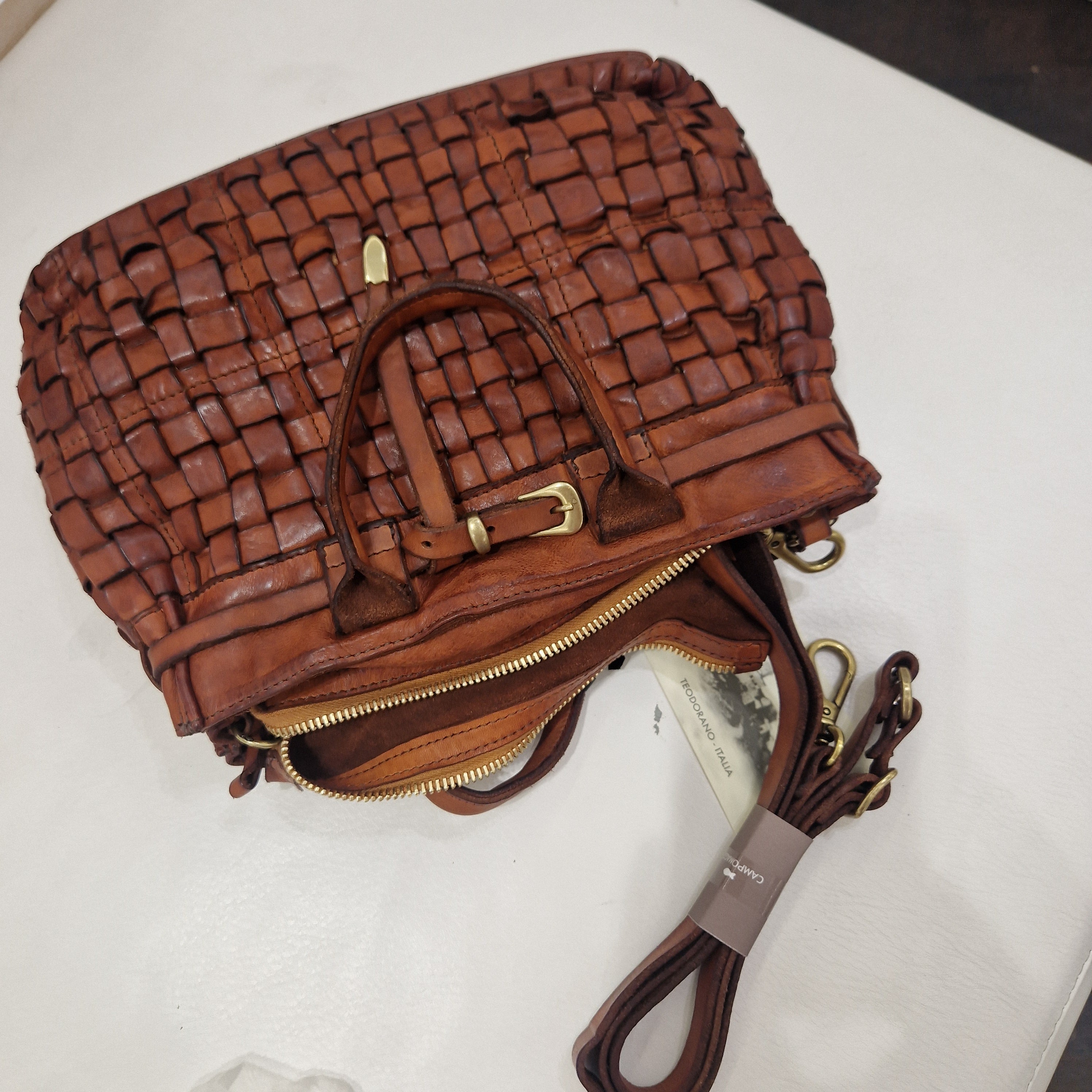 Campomaggi borsa linea PENELOPE formato piccolo intrecciata color cuoio