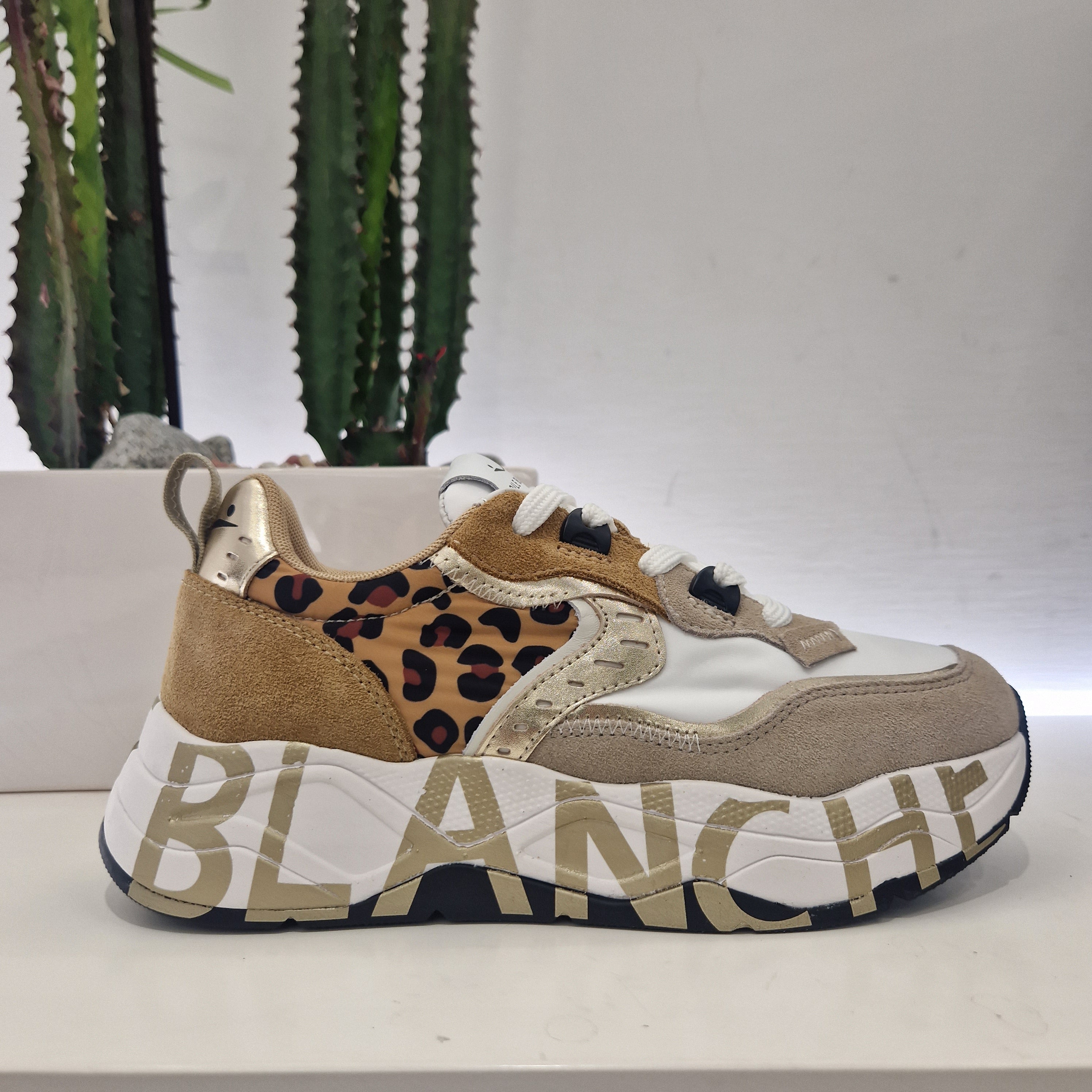 Voile Blanche sneaker leo print