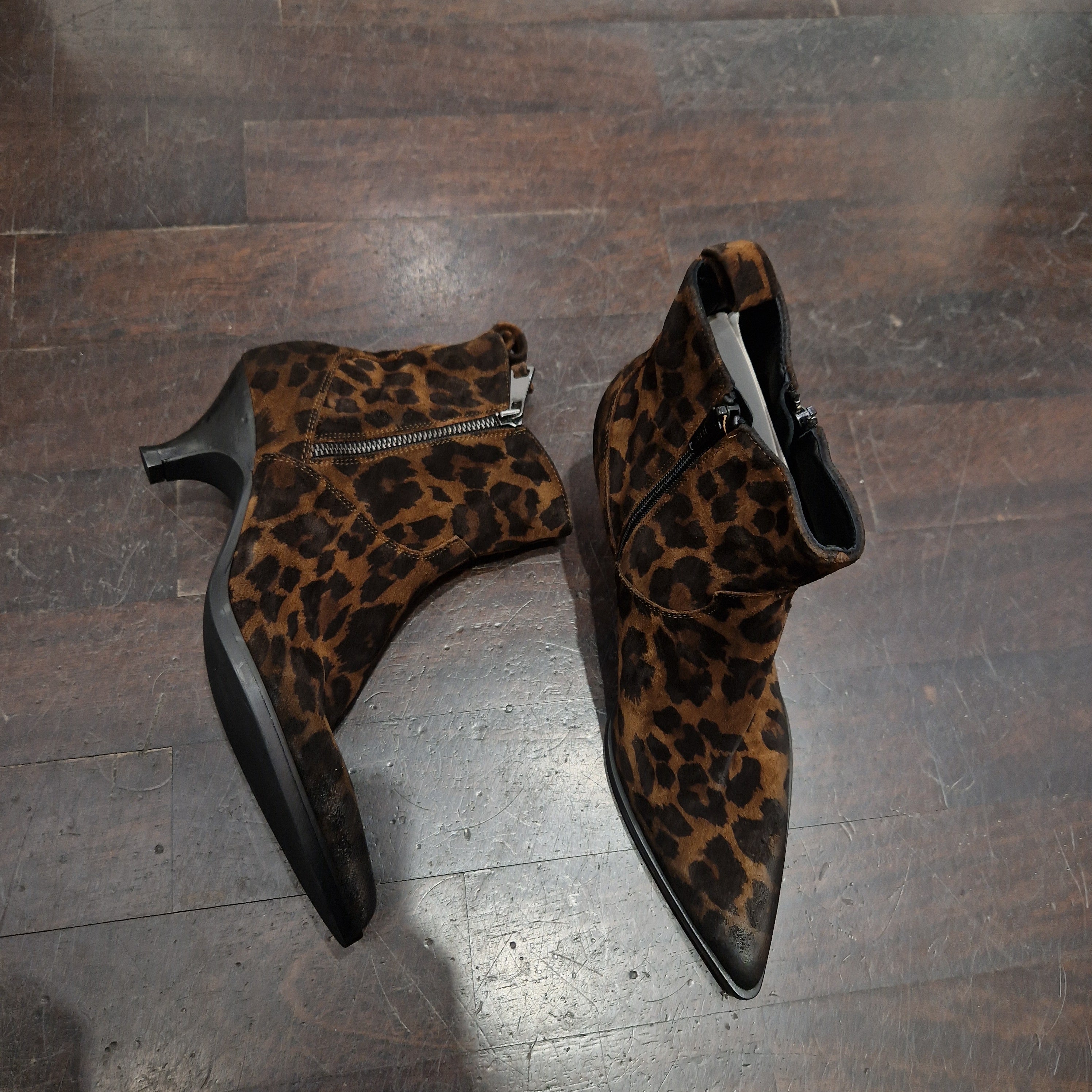 Elena Iachi texano suede stampa leo
