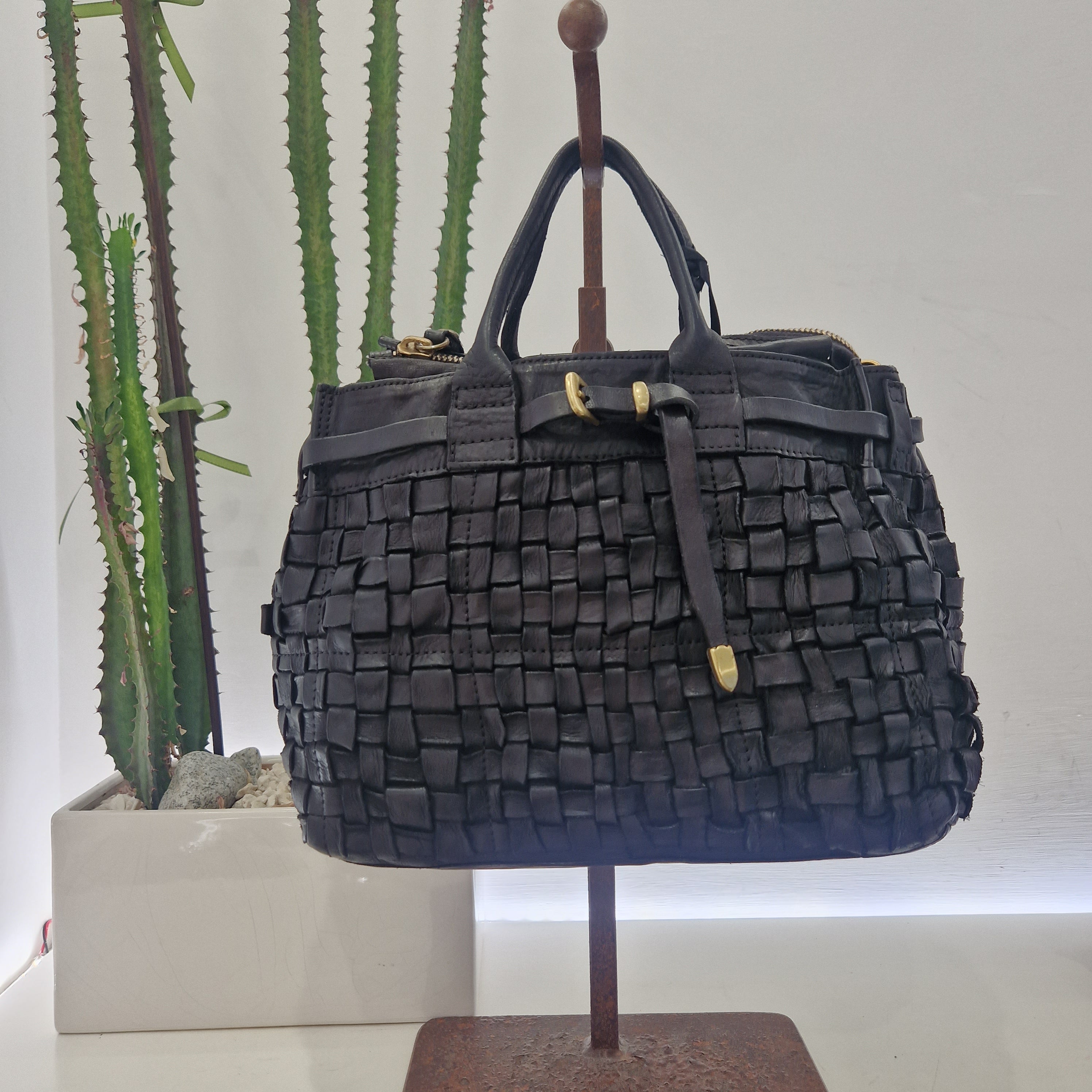 Campomaggi borsa linea PENELOPE formato piccolo intrecciata color nero