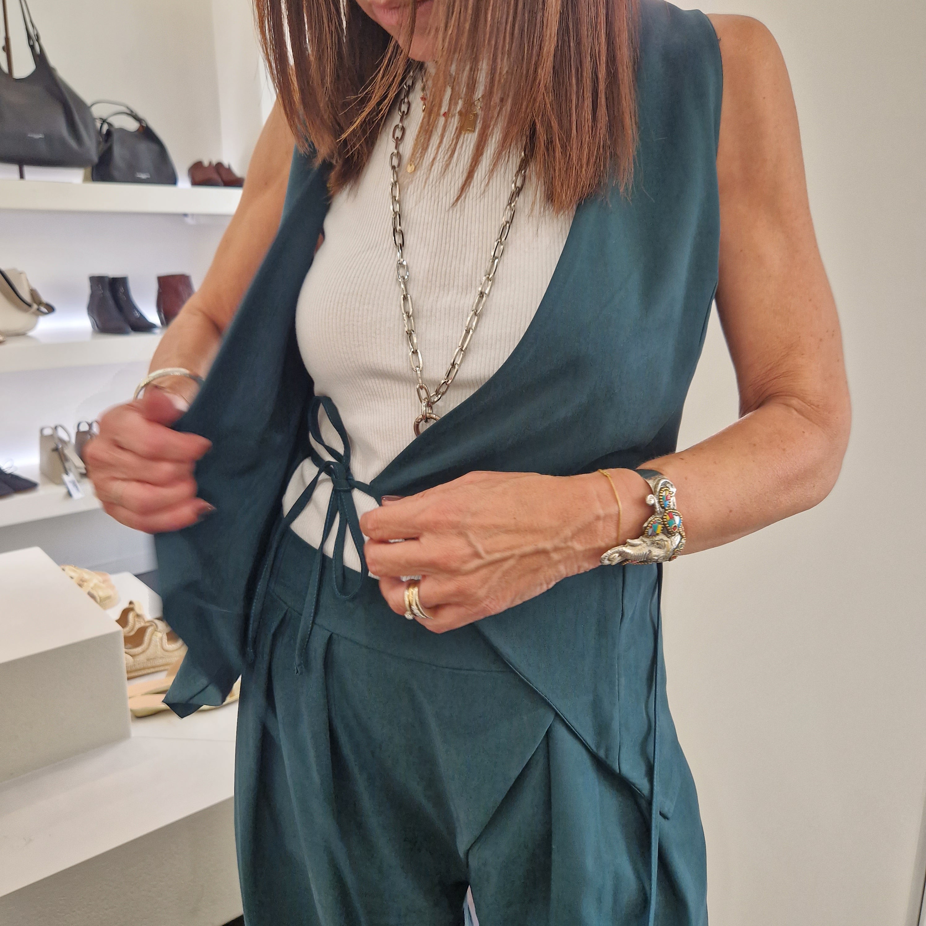 KIKISIX gilet STELLA con laccio laterale color verde ottanio