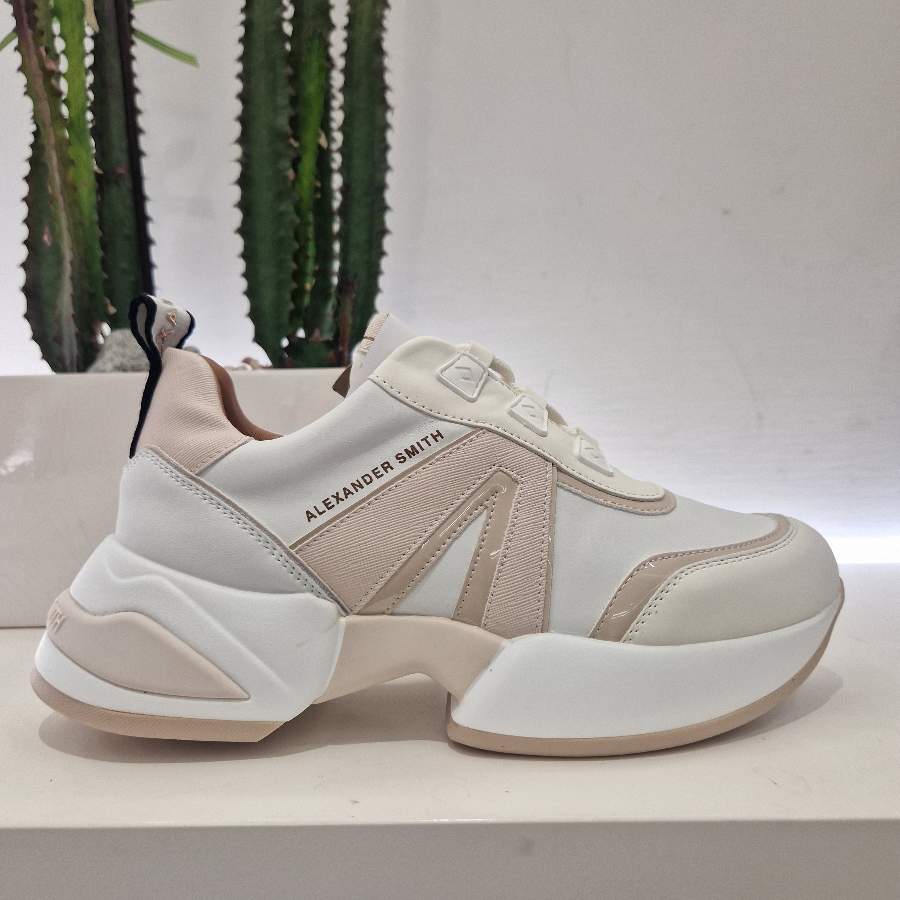 Alexander Smith modello MARBLE bianco/rosa