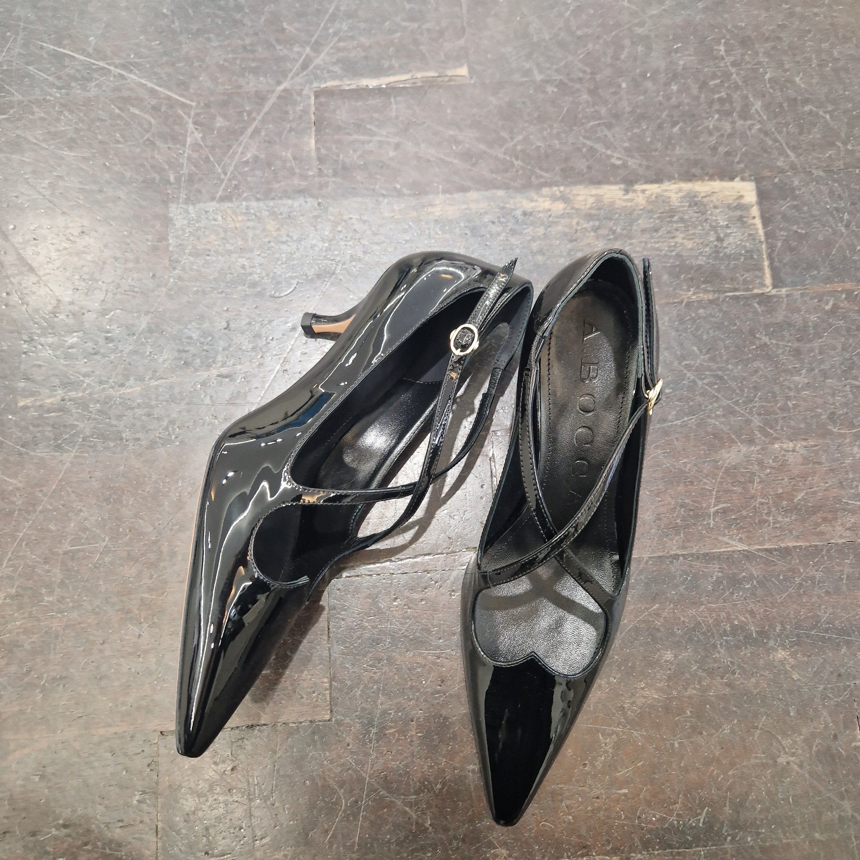 A.Bocca line TOO FOR LOVE black paint