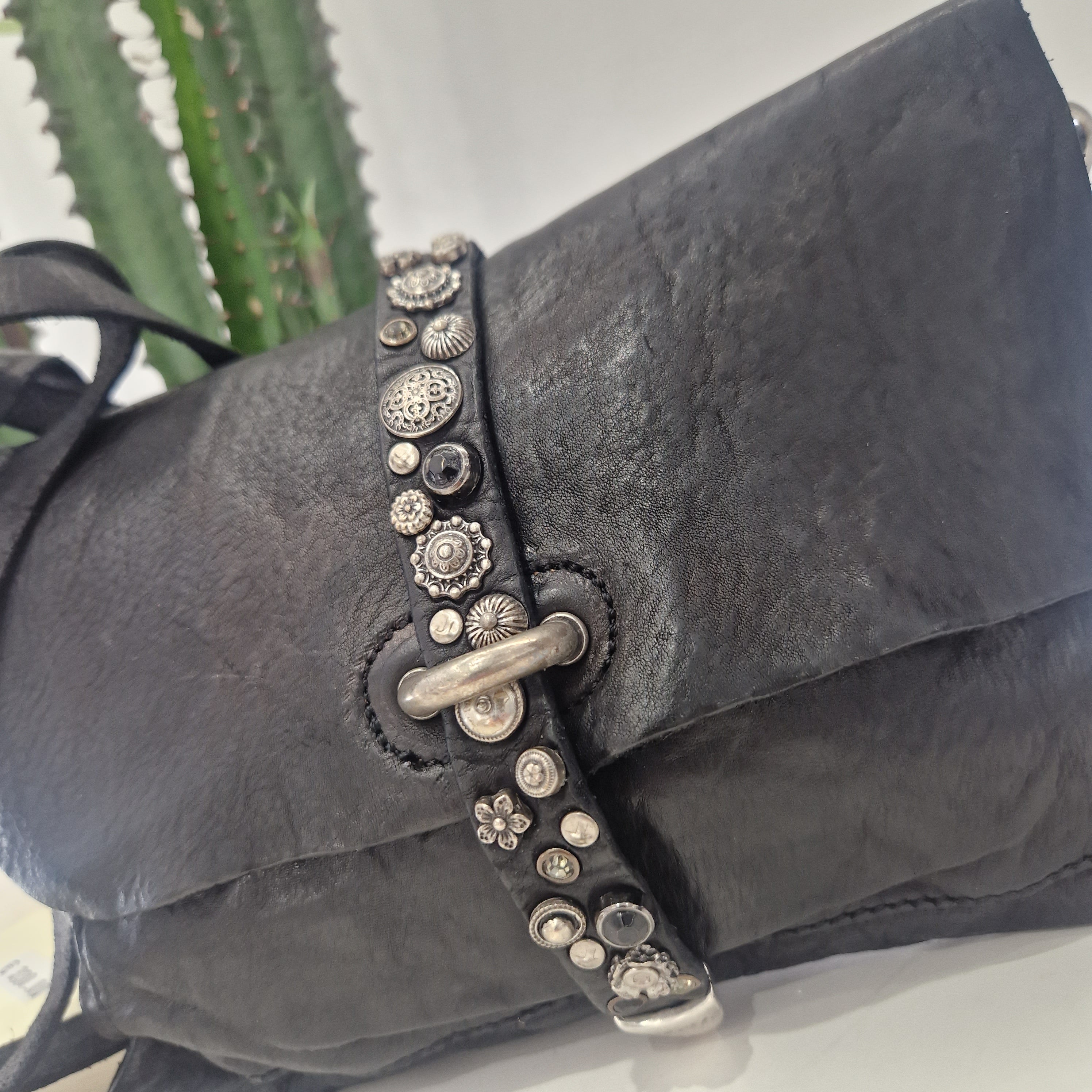 Campomaggi borsa ELGA nera accessori argento