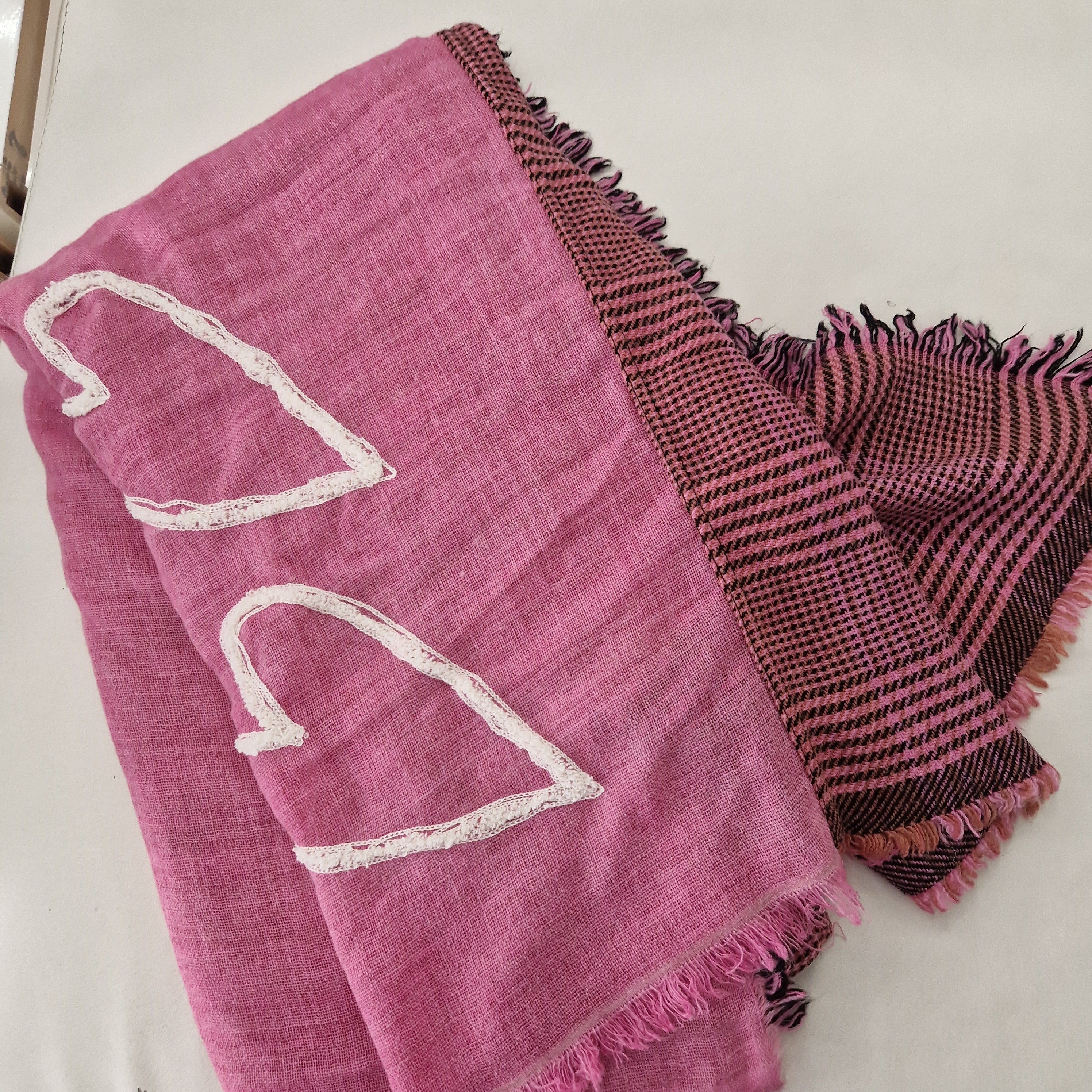 Fornari sciarpa ROSA con cuori ricamati