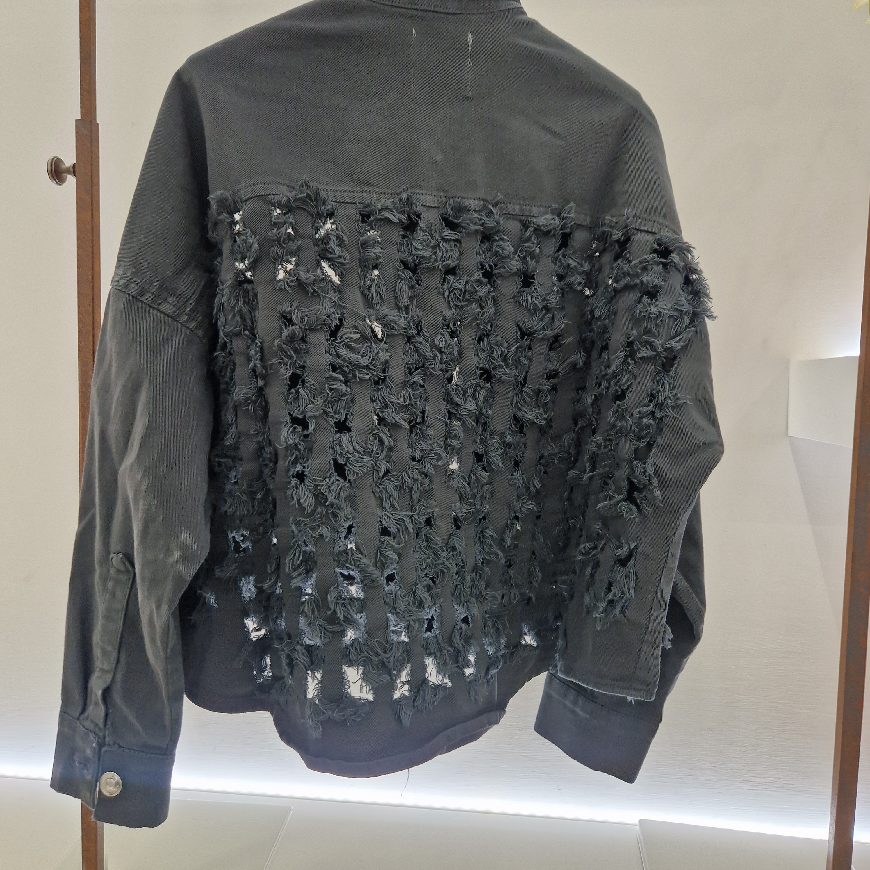 Giacca/camicia in jeans sfrangiato color grigio scuro