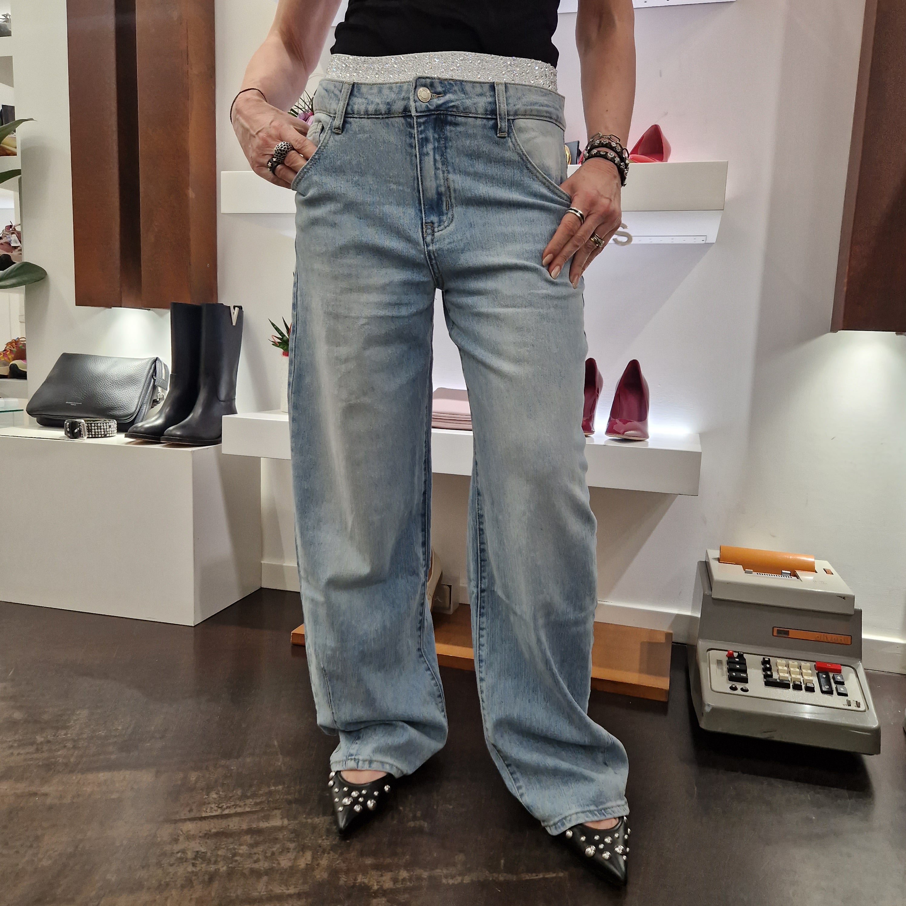 Pantalone jeans elastico strass lavaggio chiaro