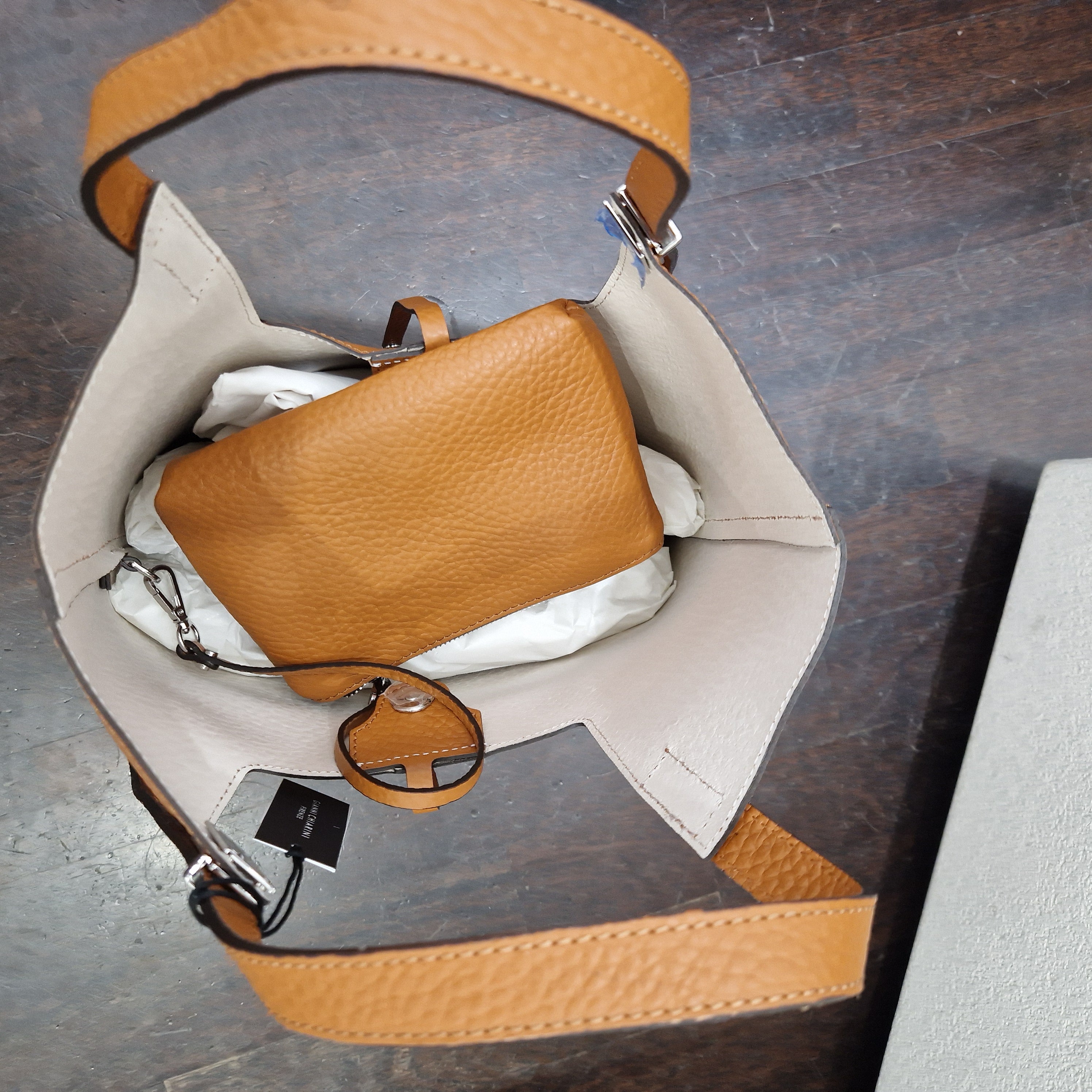 Gianni Chiarini borsa color caramello linea AVA dimensione piccola