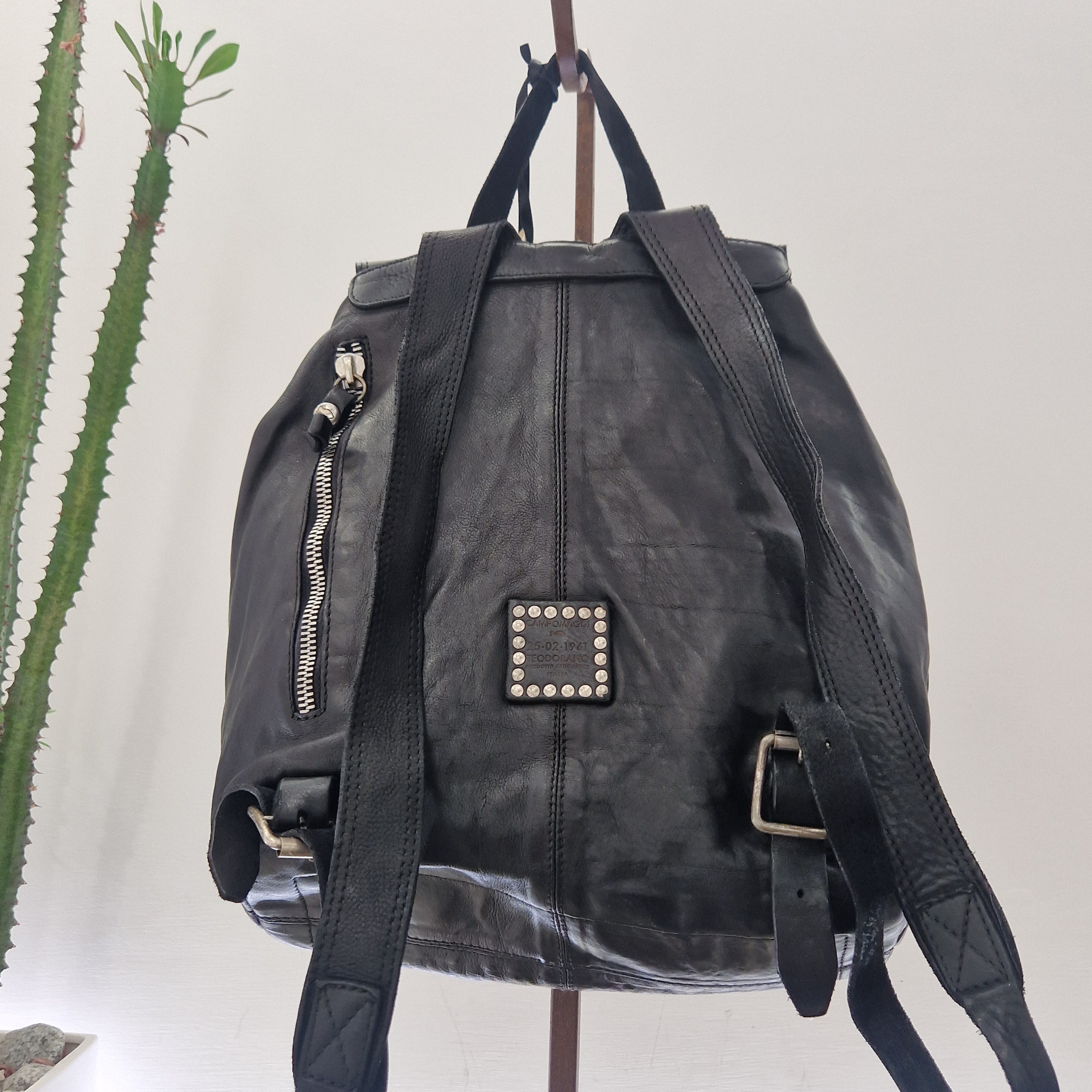 Campomaggi zaino BERTA linea CEFALÙ nera accessori argento