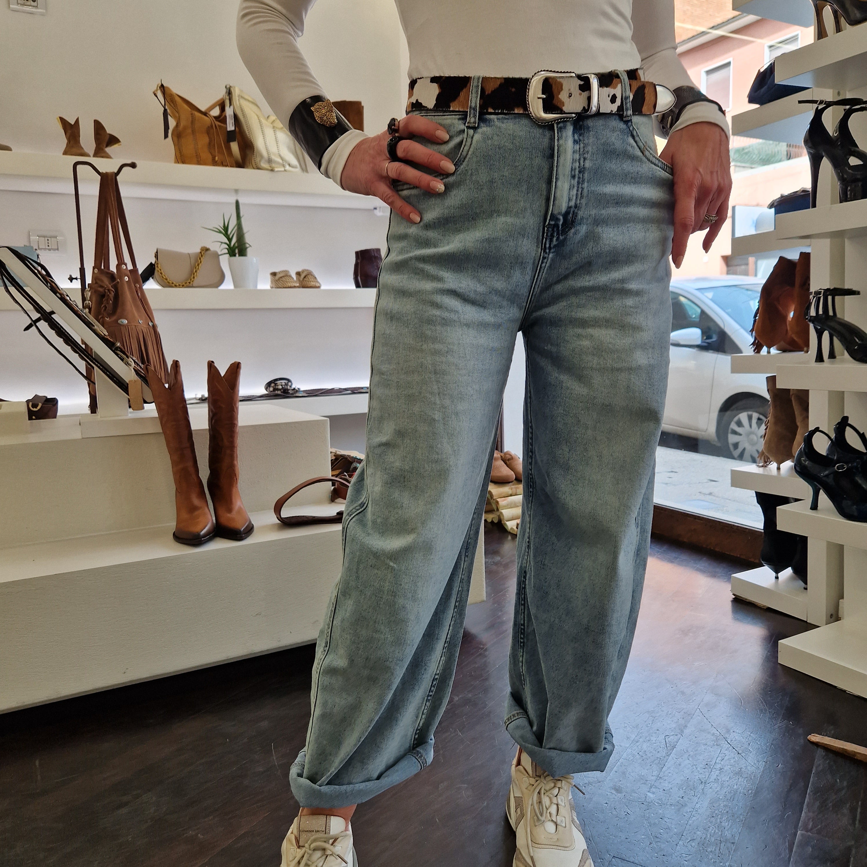 Pantalone jeans WEEKEND modello ballon lavaggio chiaro