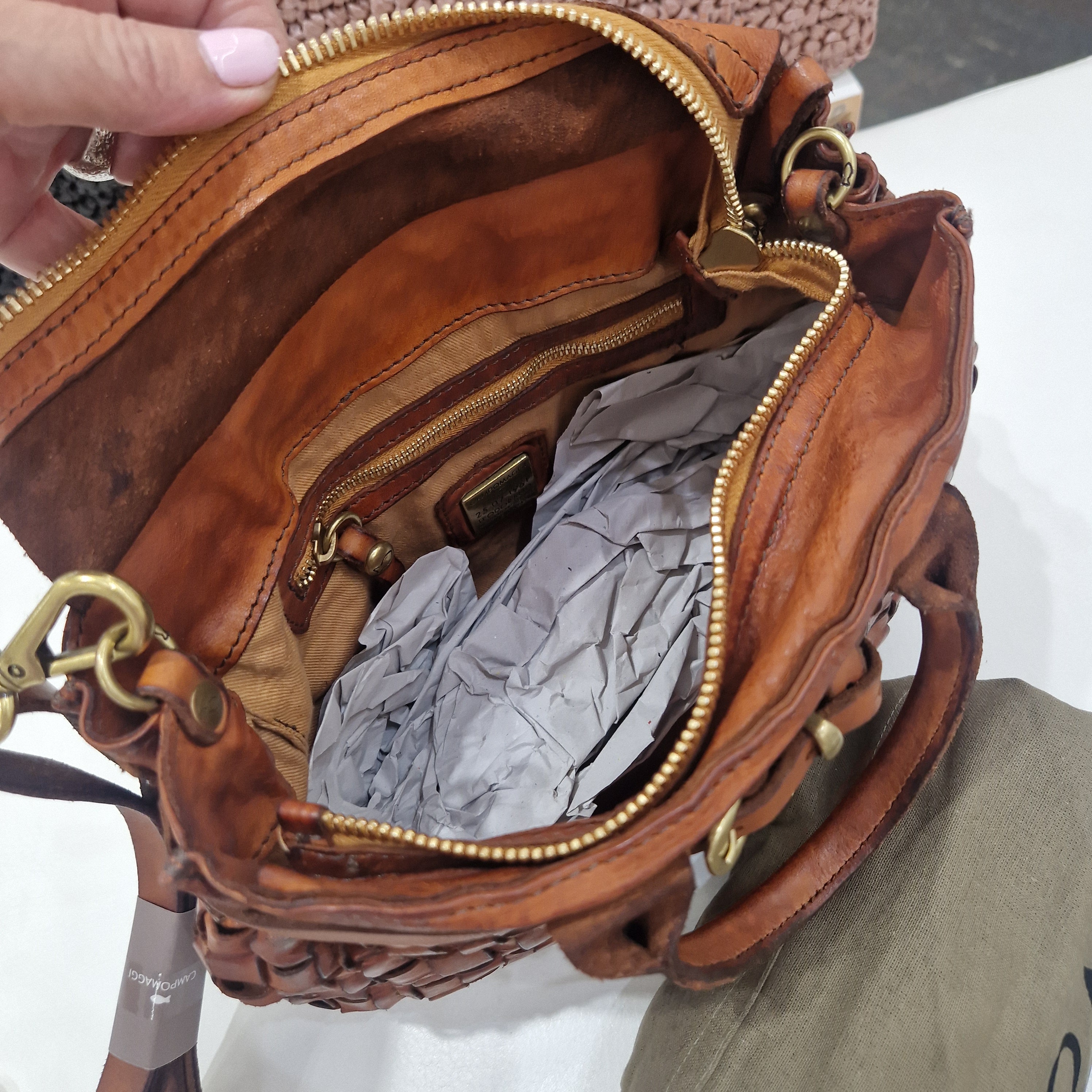 Campomaggi borsa linea PENELOPE formato piccolo intrecciata color cuoio