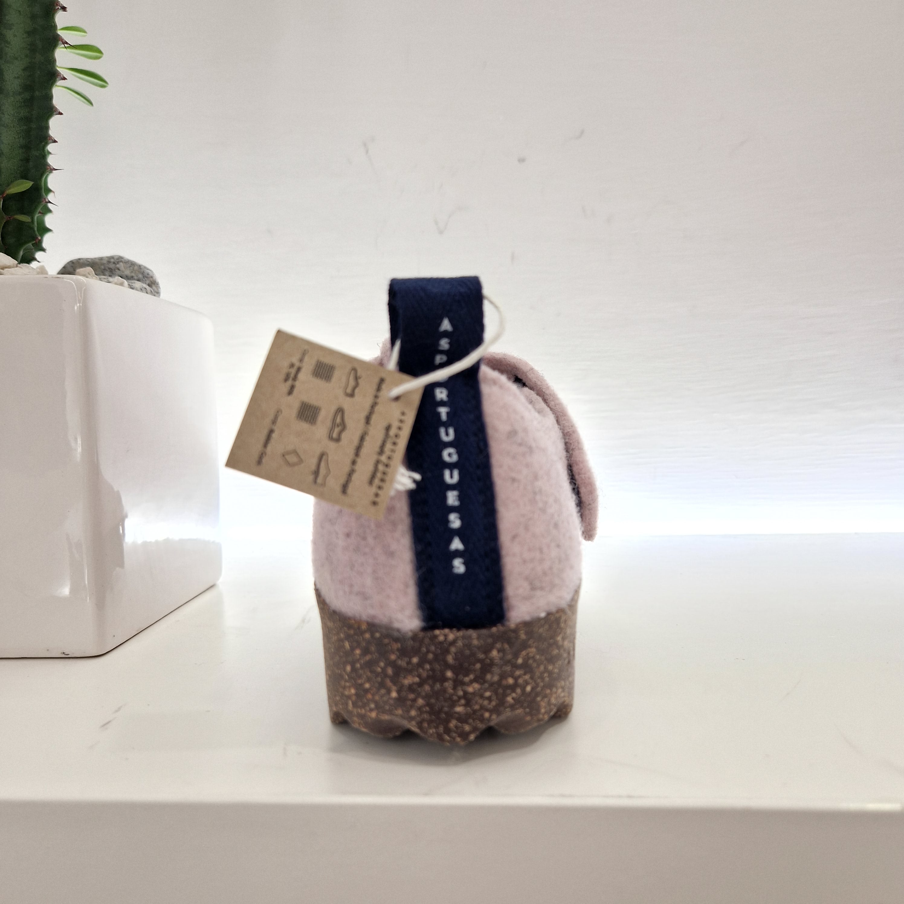 Pink boiled wool asportuguesas