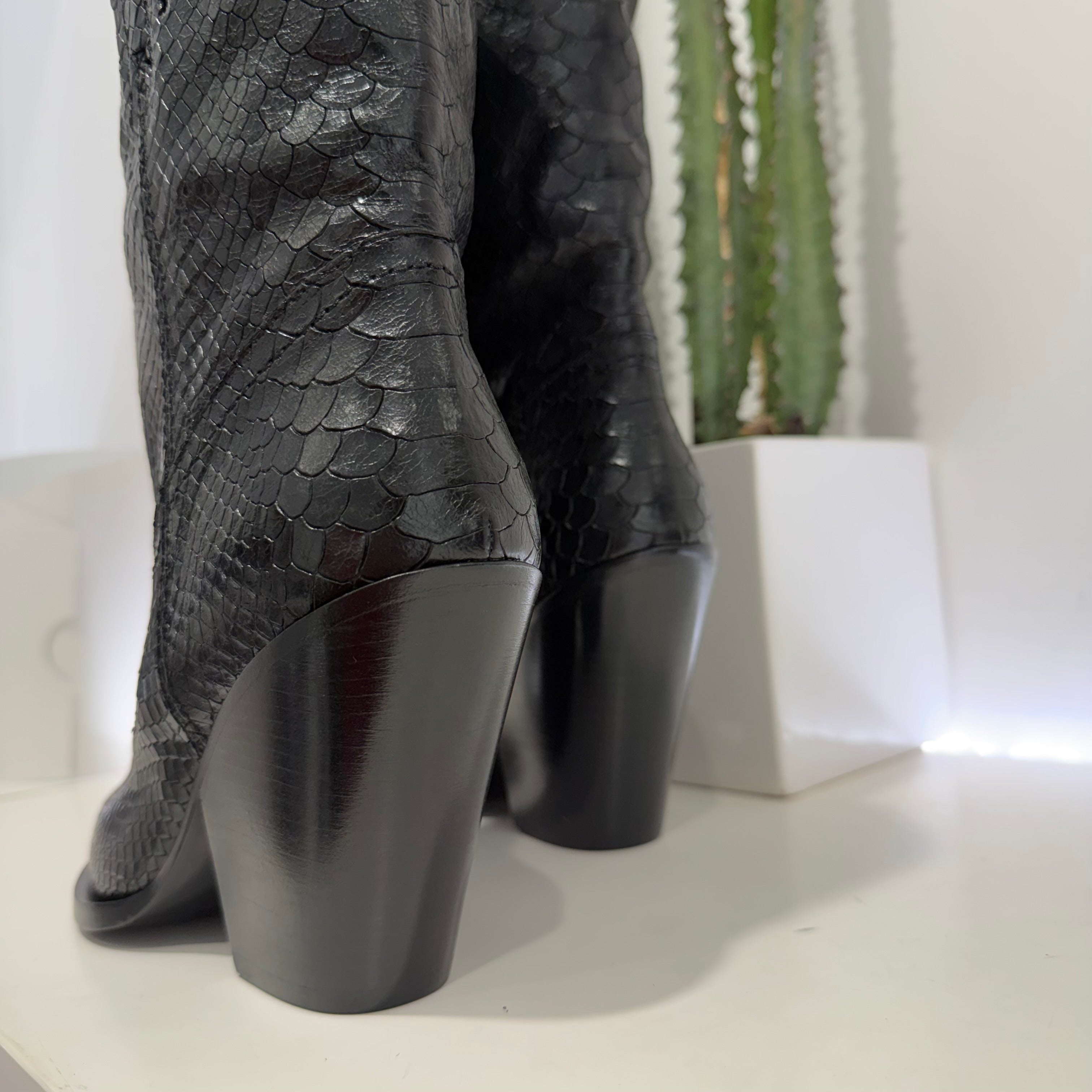 Elena Iachi stivaletto texano pelle snake nero