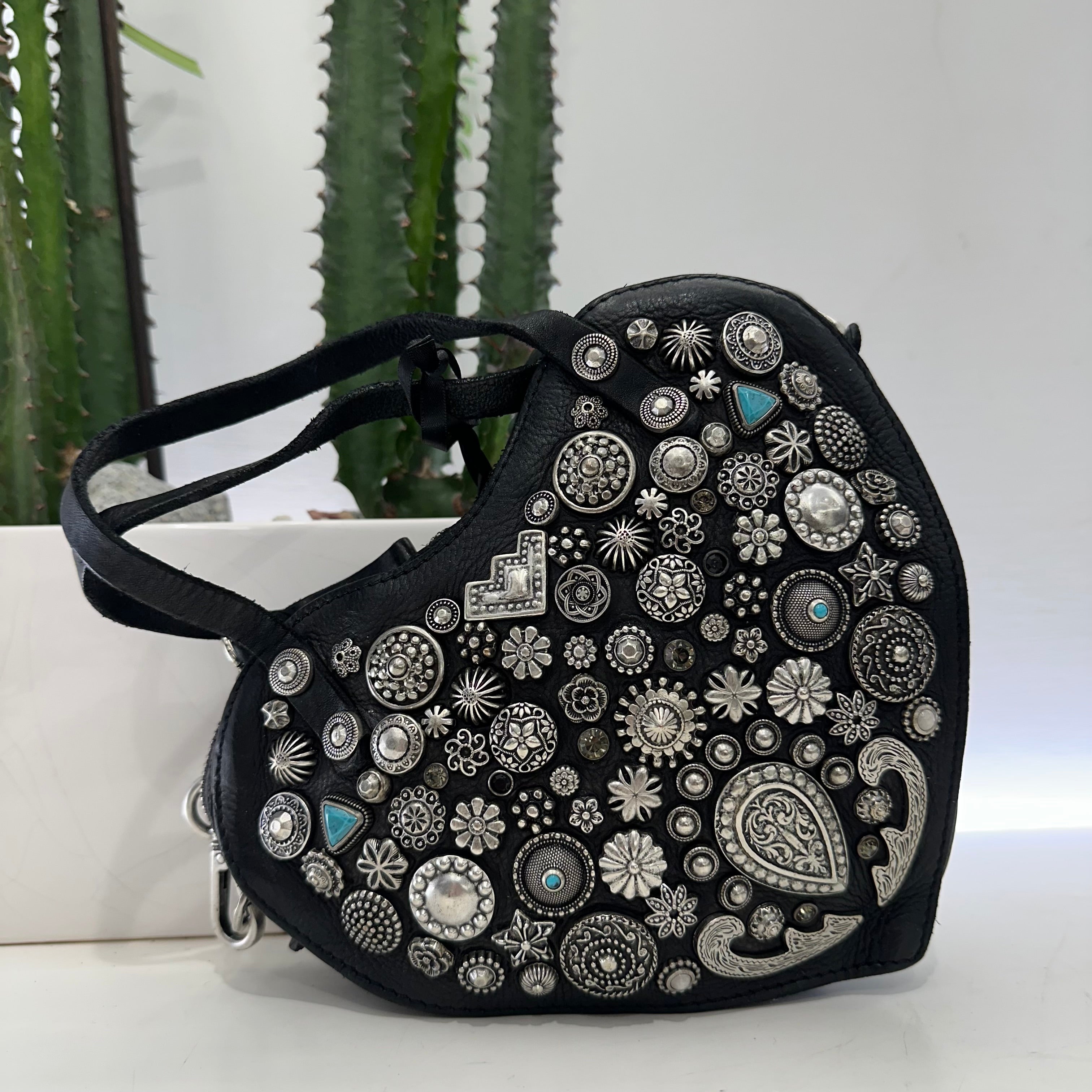 Campomaggi borsa VALENTINA cuore borchie argento e turchesi